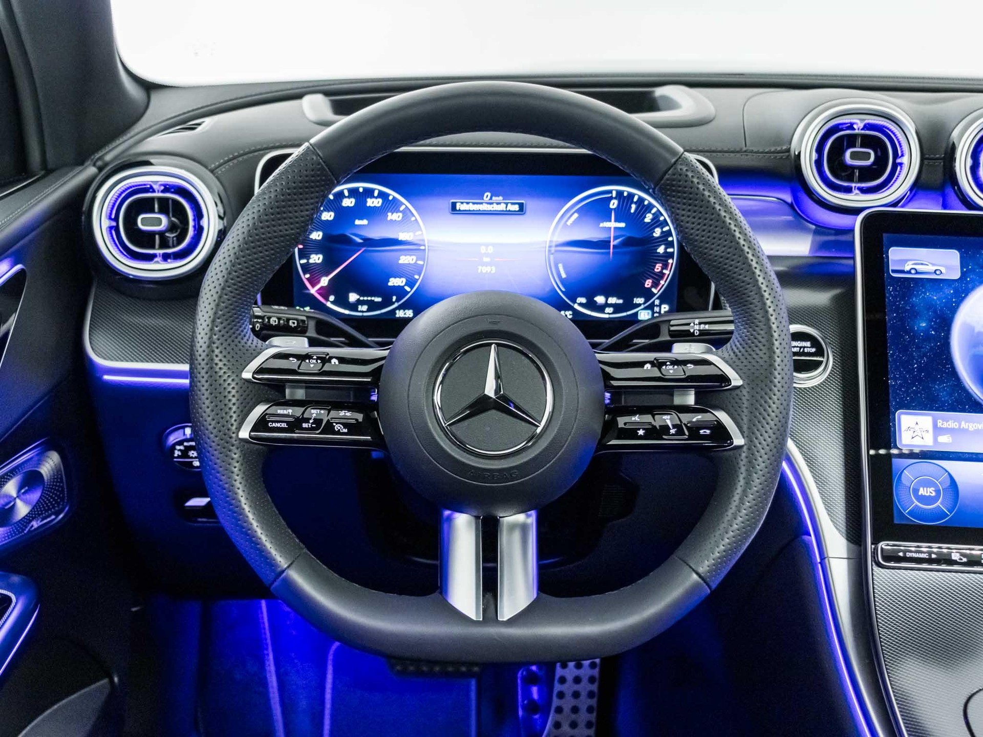 MERCEDES-BENZ GLC 300 de 4MATIC-image-10