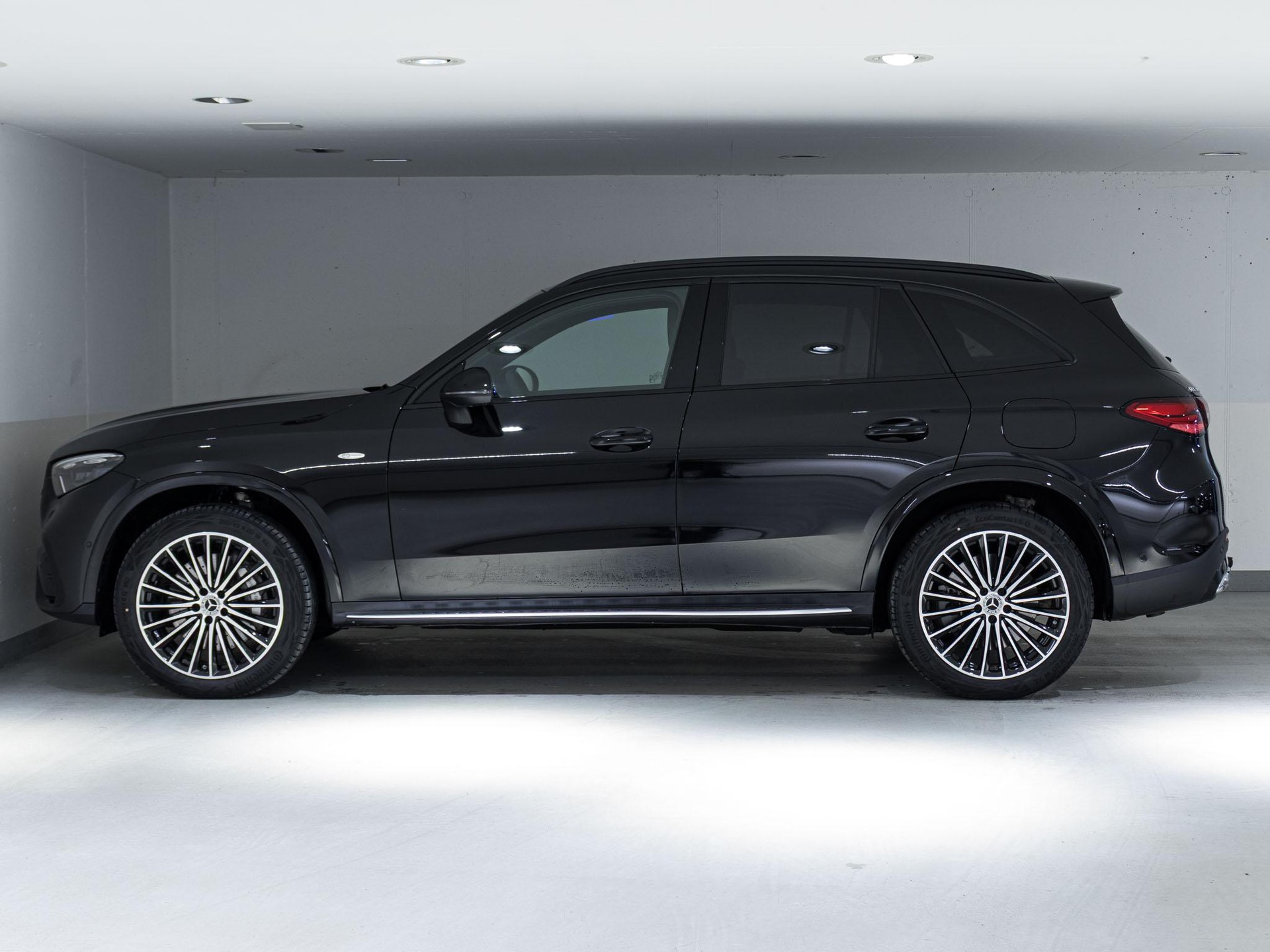 MERCEDES-BENZ GLC 300 de 4MATIC-image-4