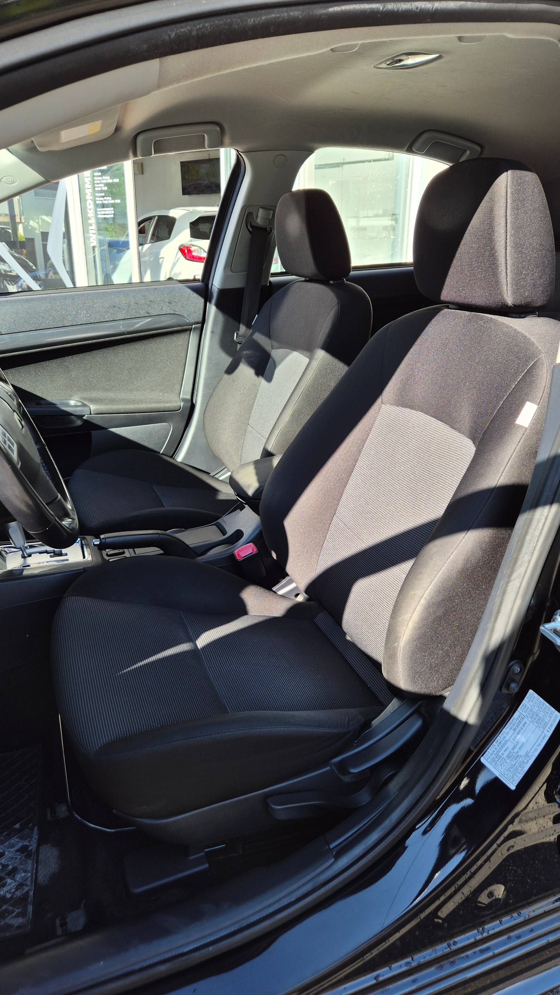 MITSUBISHI Lancer 1.8 Intense-image-6