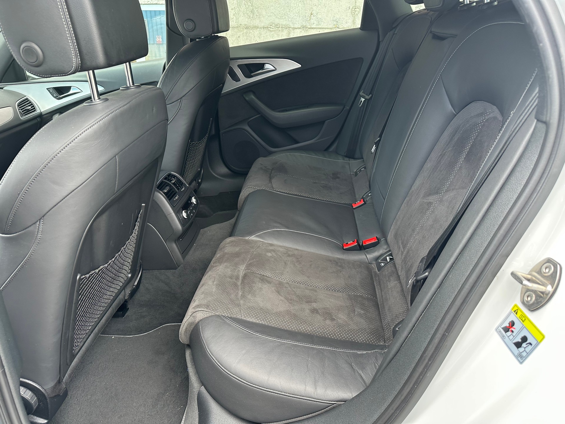 AUDI A6 Avant 3.0 TDI V6 quattro S-tronic-image-8
