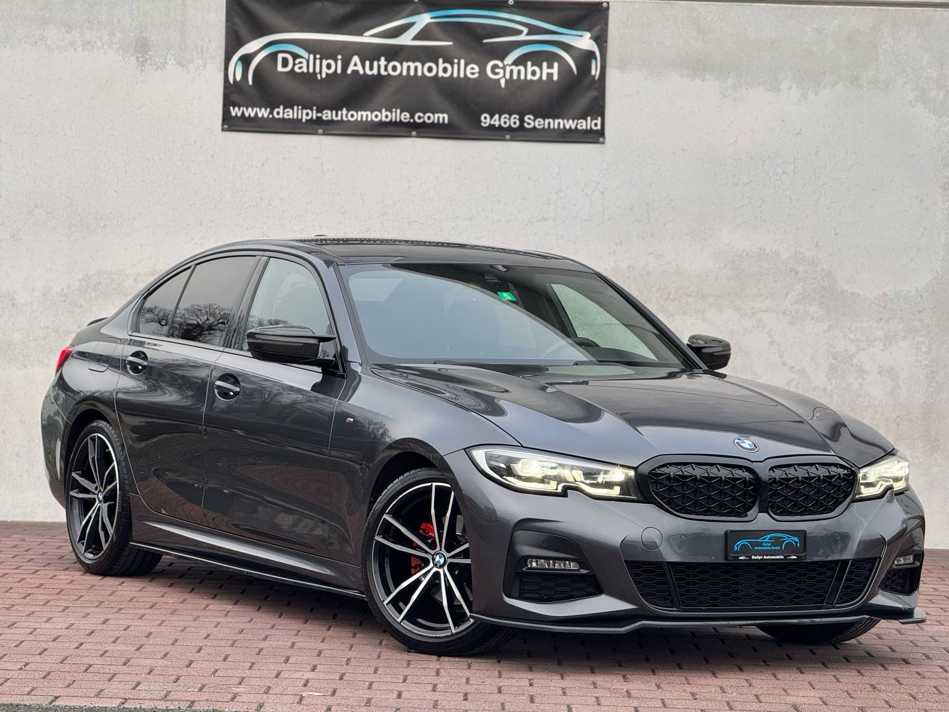 BMW 320i Steptronic M Sport-image-0