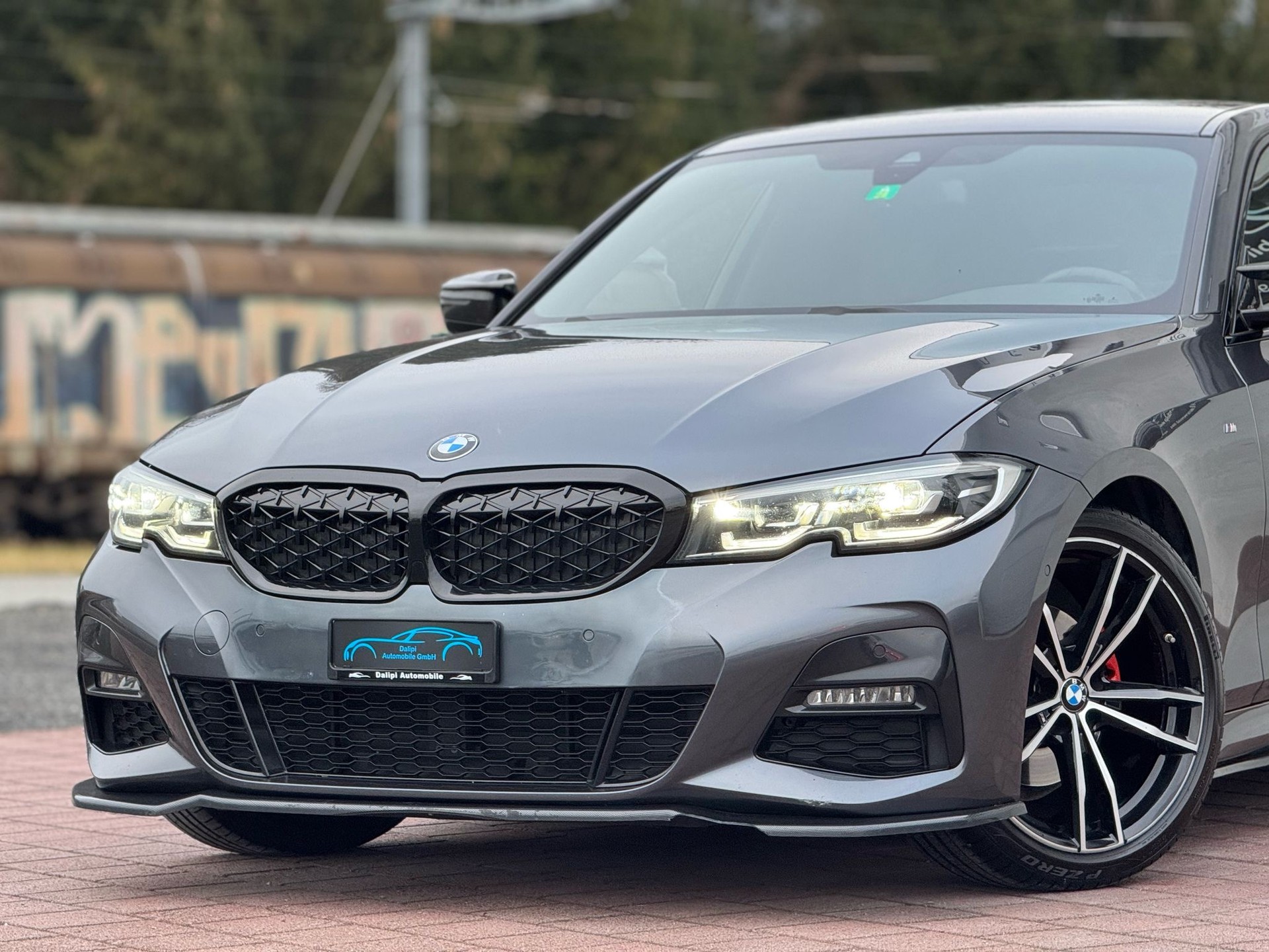BMW 320i Steptronic M Sport-image-3