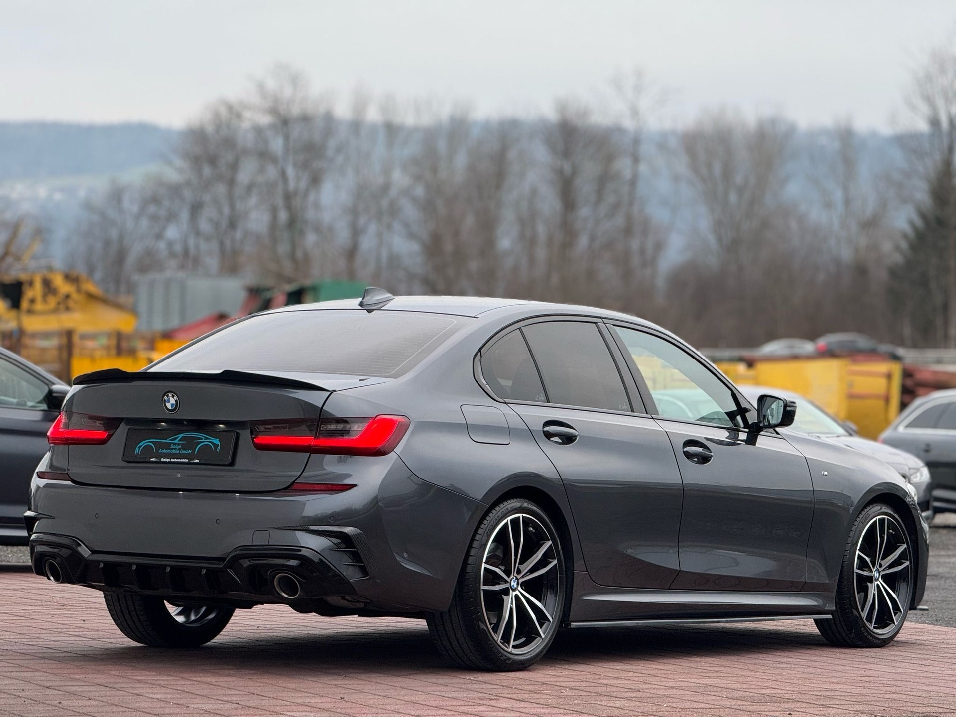 BMW 320i Steptronic M Sport-image-5