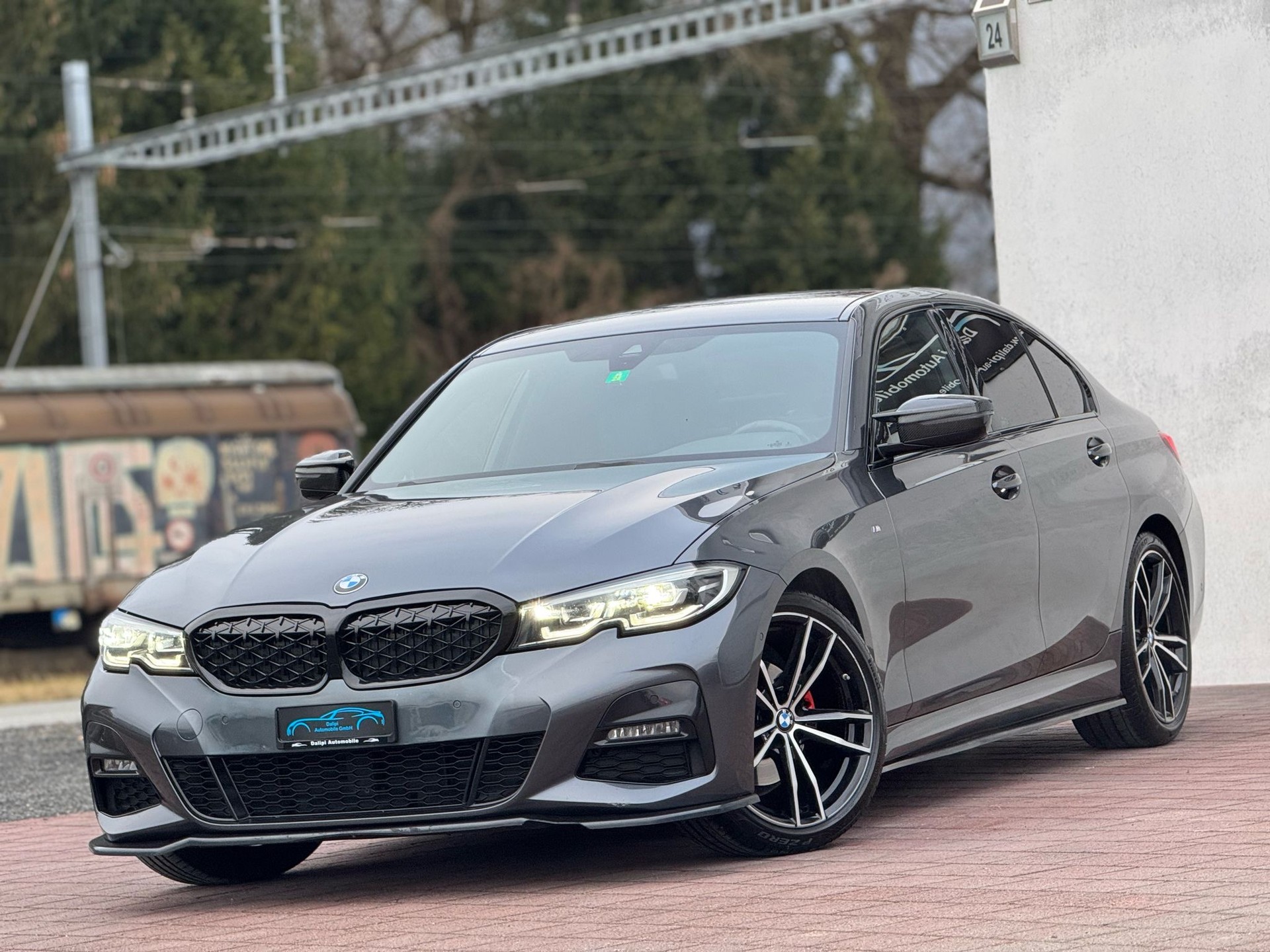 BMW 320i Steptronic M Sport-image-1