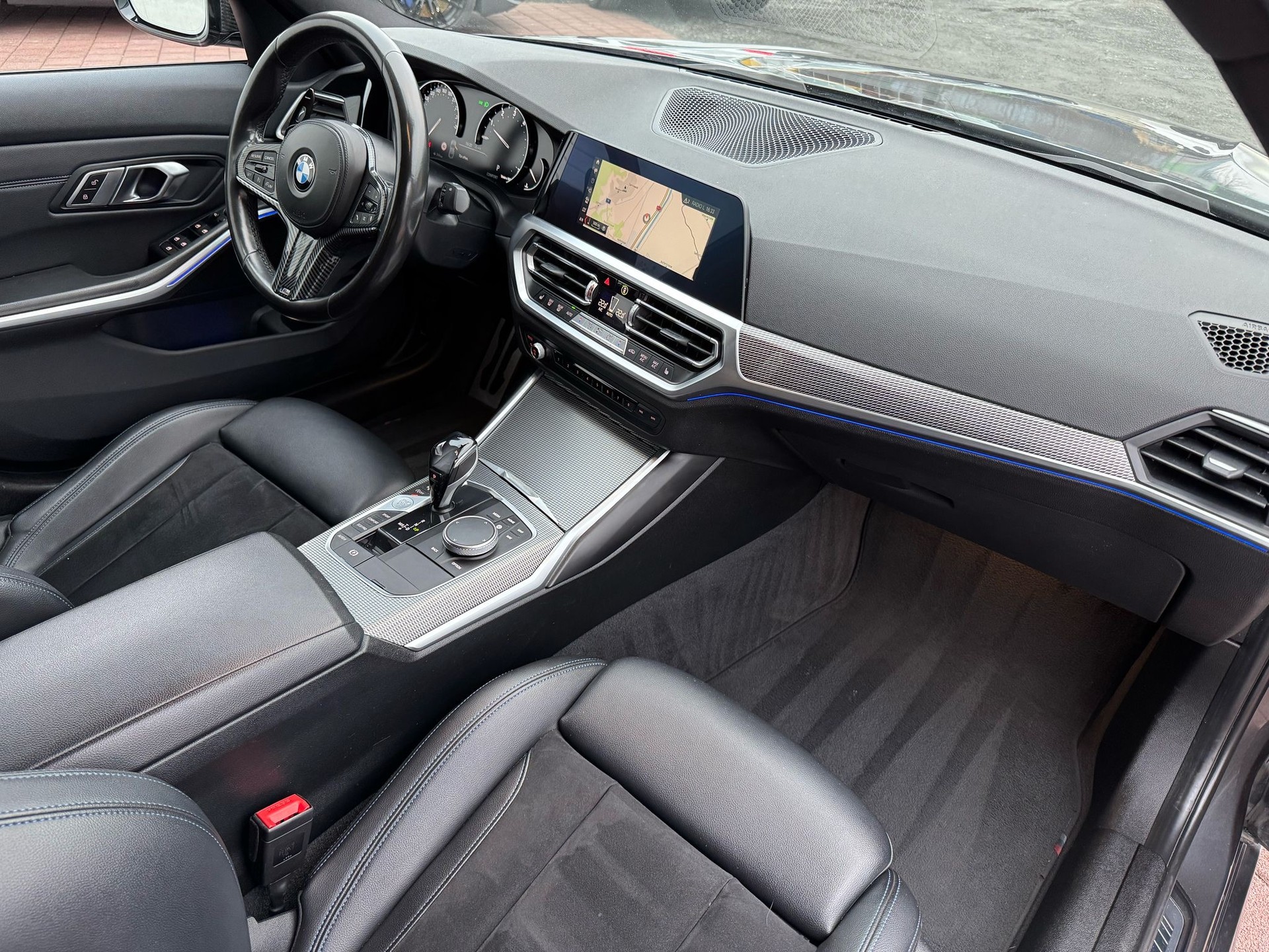 BMW 320i Steptronic M Sport-image-7