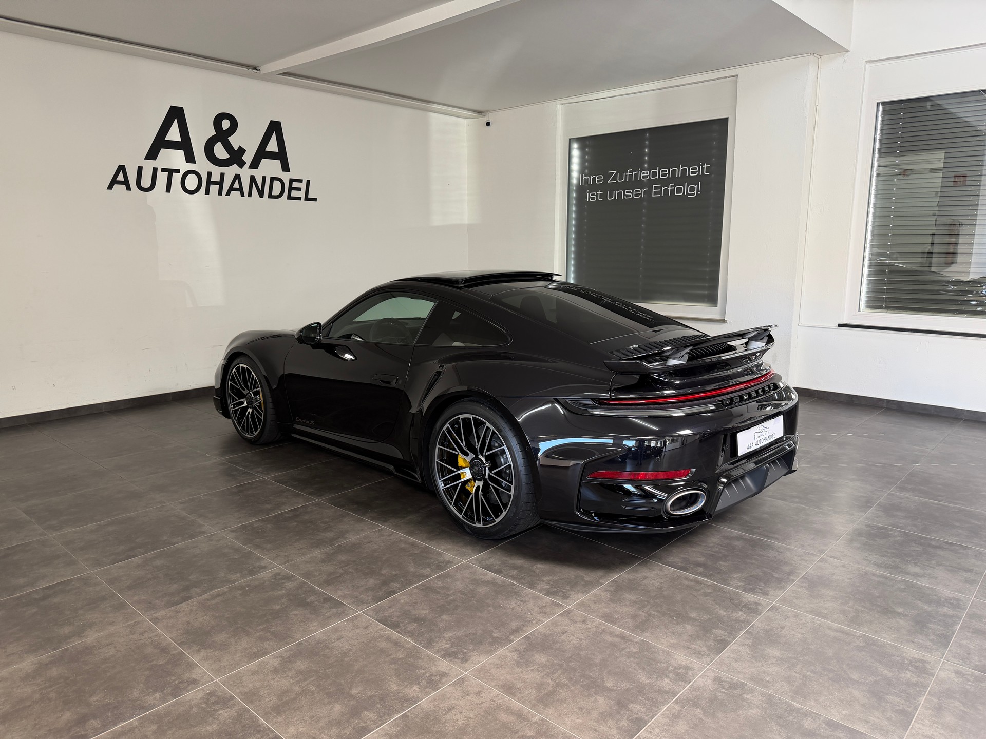 PORSCHE Turbo S-image-5