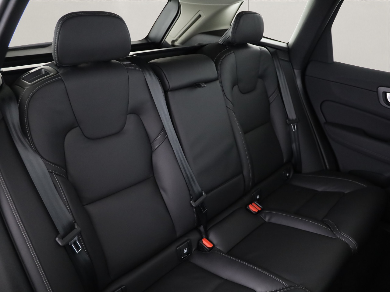 VOLVO XC60 2.0 T8 TE Ultra Bright eAWD-image-5