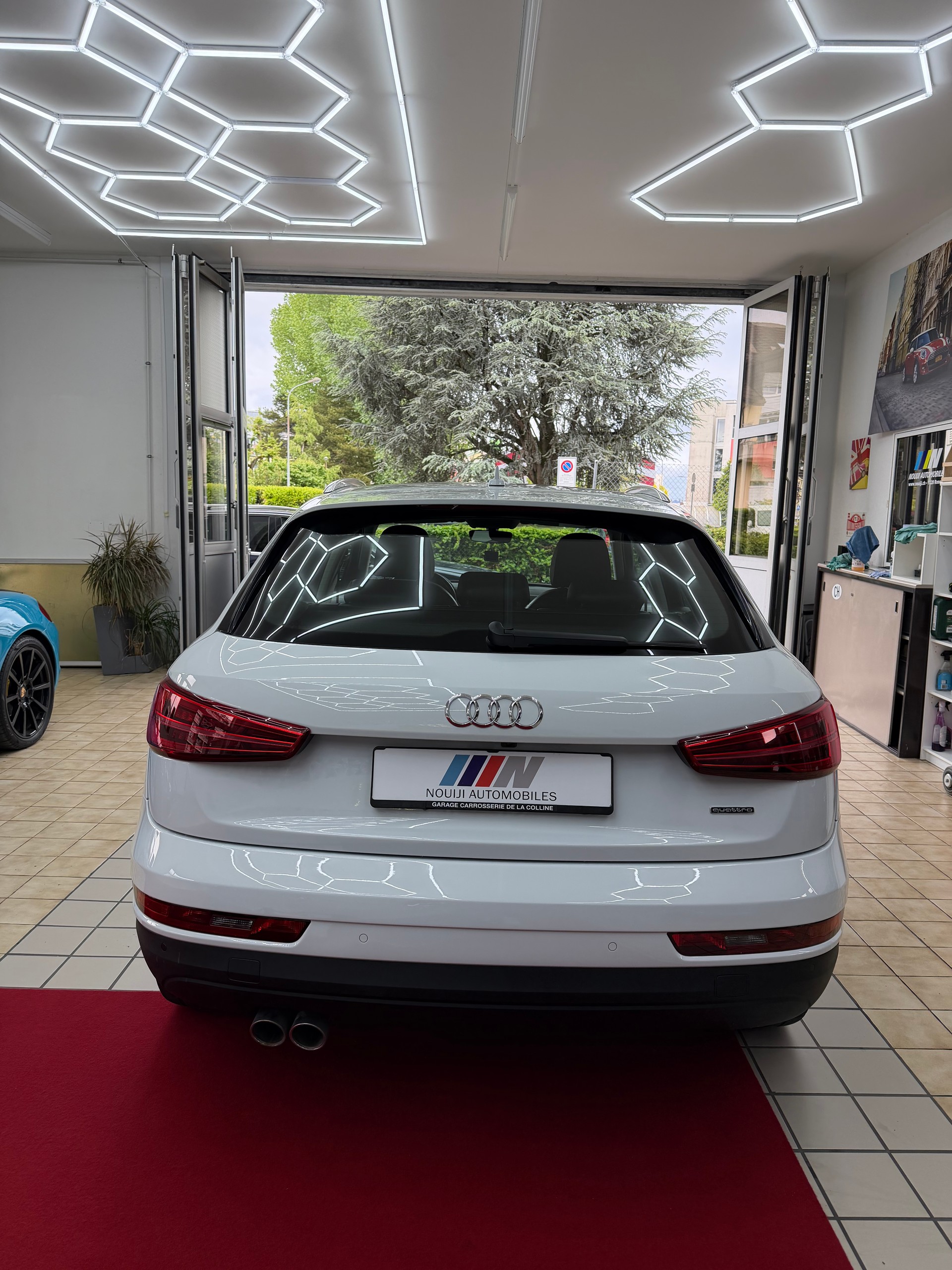 AUDI Q3 2.0 TDI quattro S-tronic-image-2