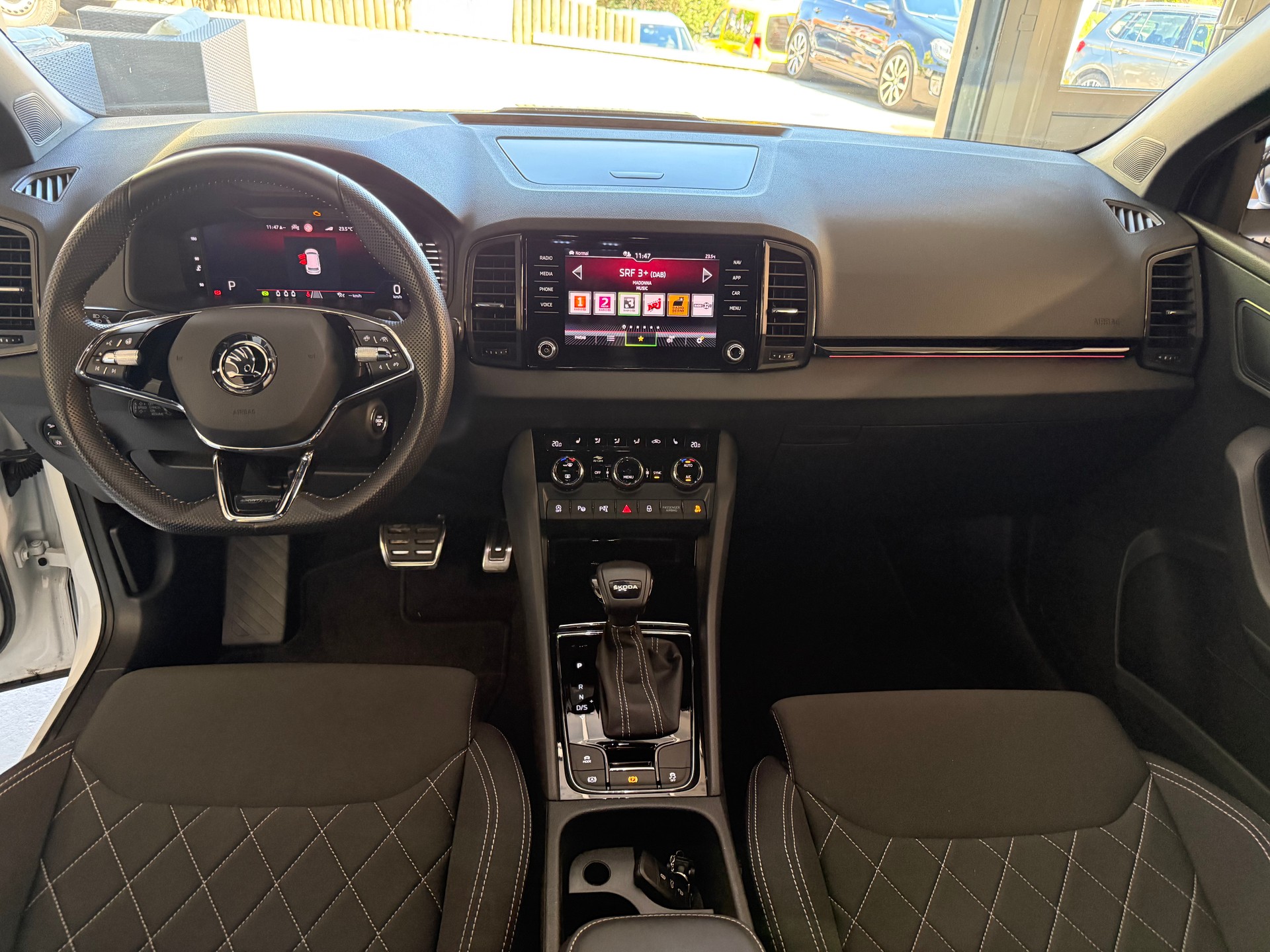 SKODA Karoq 1.5 TSI ACT SportLine DSG-image-10