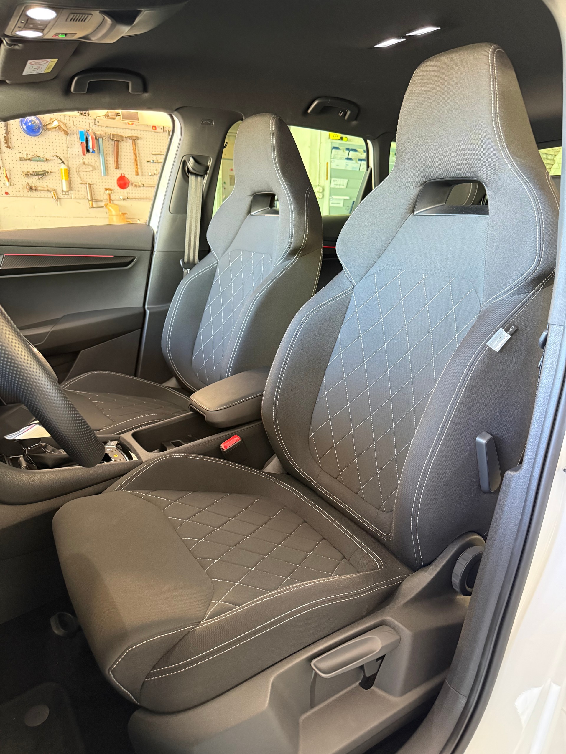SKODA Karoq 1.5 TSI ACT SportLine DSG-image-8