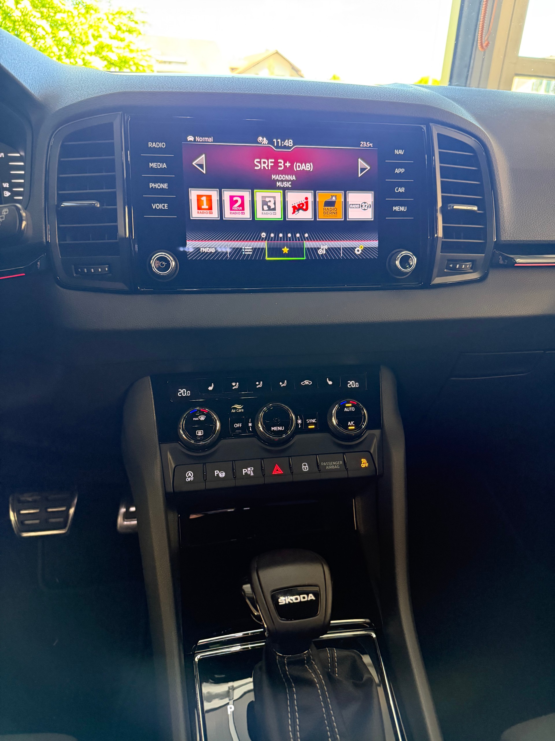 SKODA Karoq 1.5 TSI ACT SportLine DSG-image-12