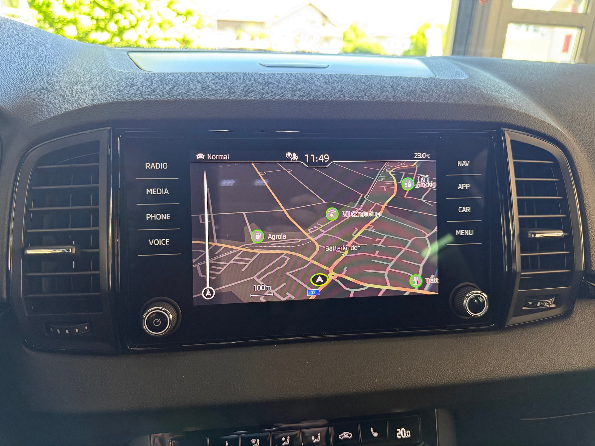 SKODA Karoq 1.5 TSI ACT SportLine DSG-image-15