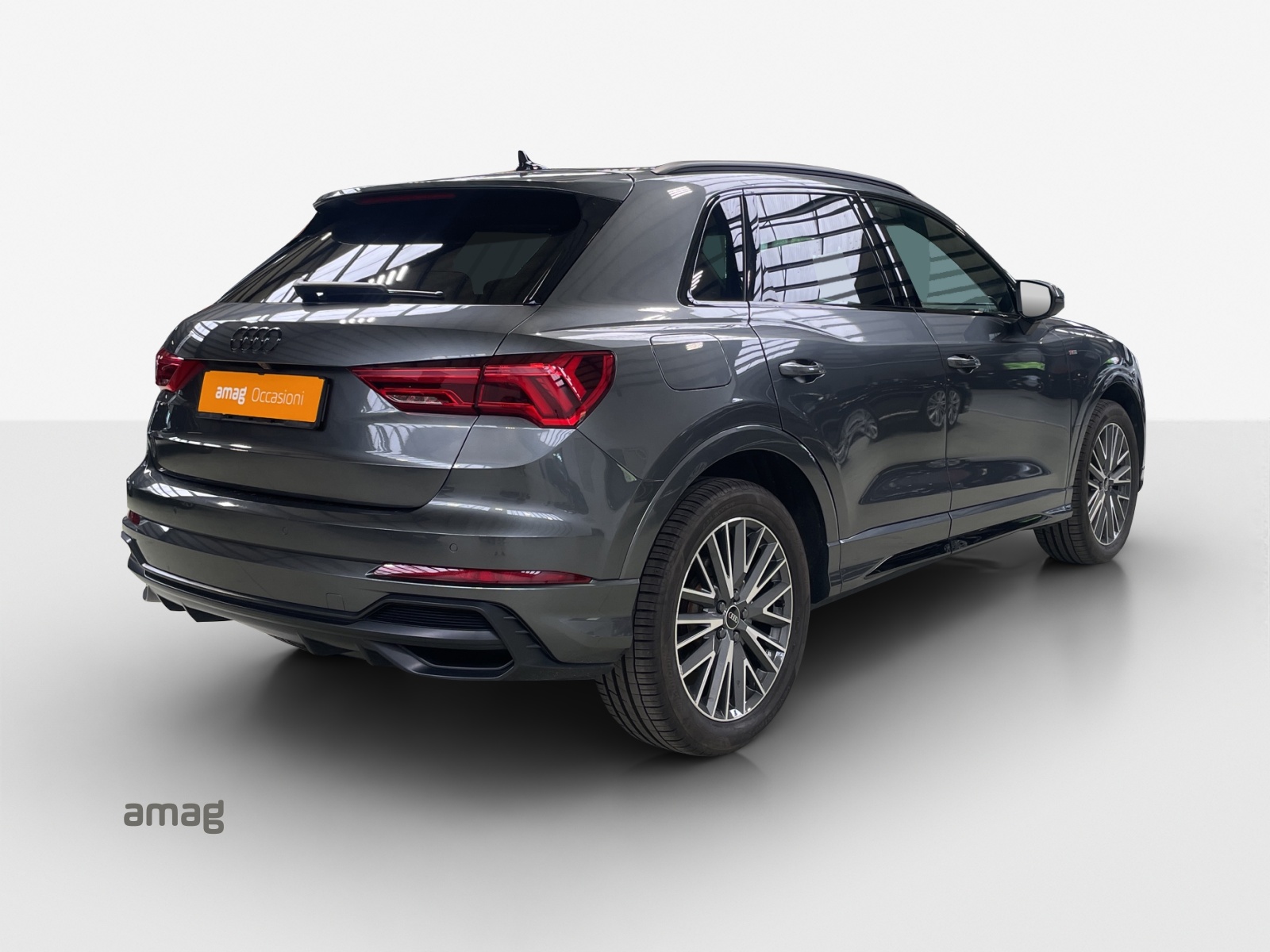 AUDI Q3 35 TFSI S line Attraction S-tronic-image-4