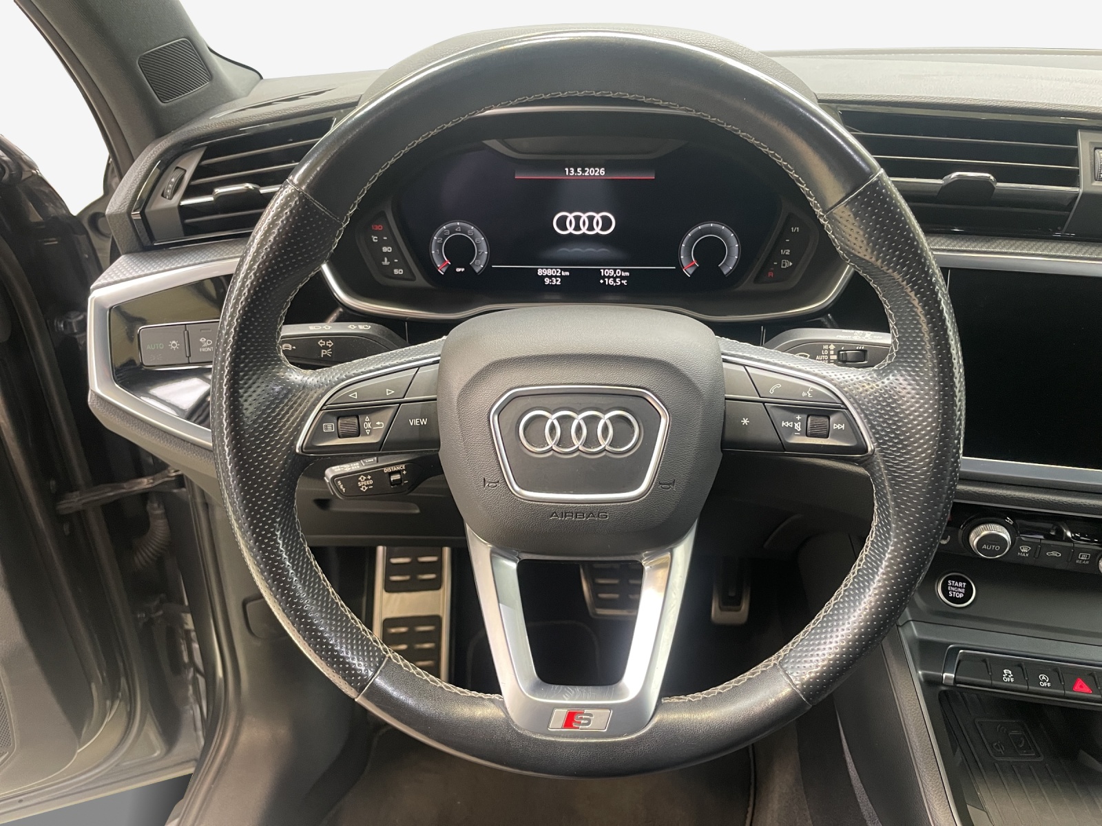 AUDI Q3 35 TFSI S line Attraction S-tronic-image-9