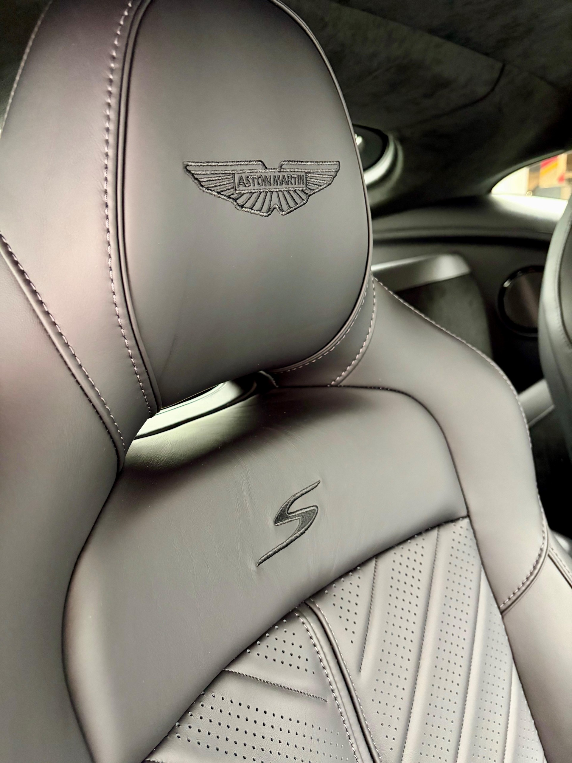ASTON MARTIN V8 Vantage Coupé 4.0 S V8 Bi-Turbo-image-11
