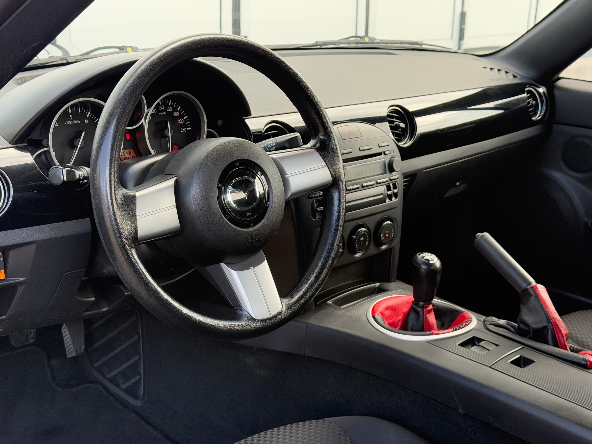 MAZDA MX-5 1.8i 16V Confort-image-6