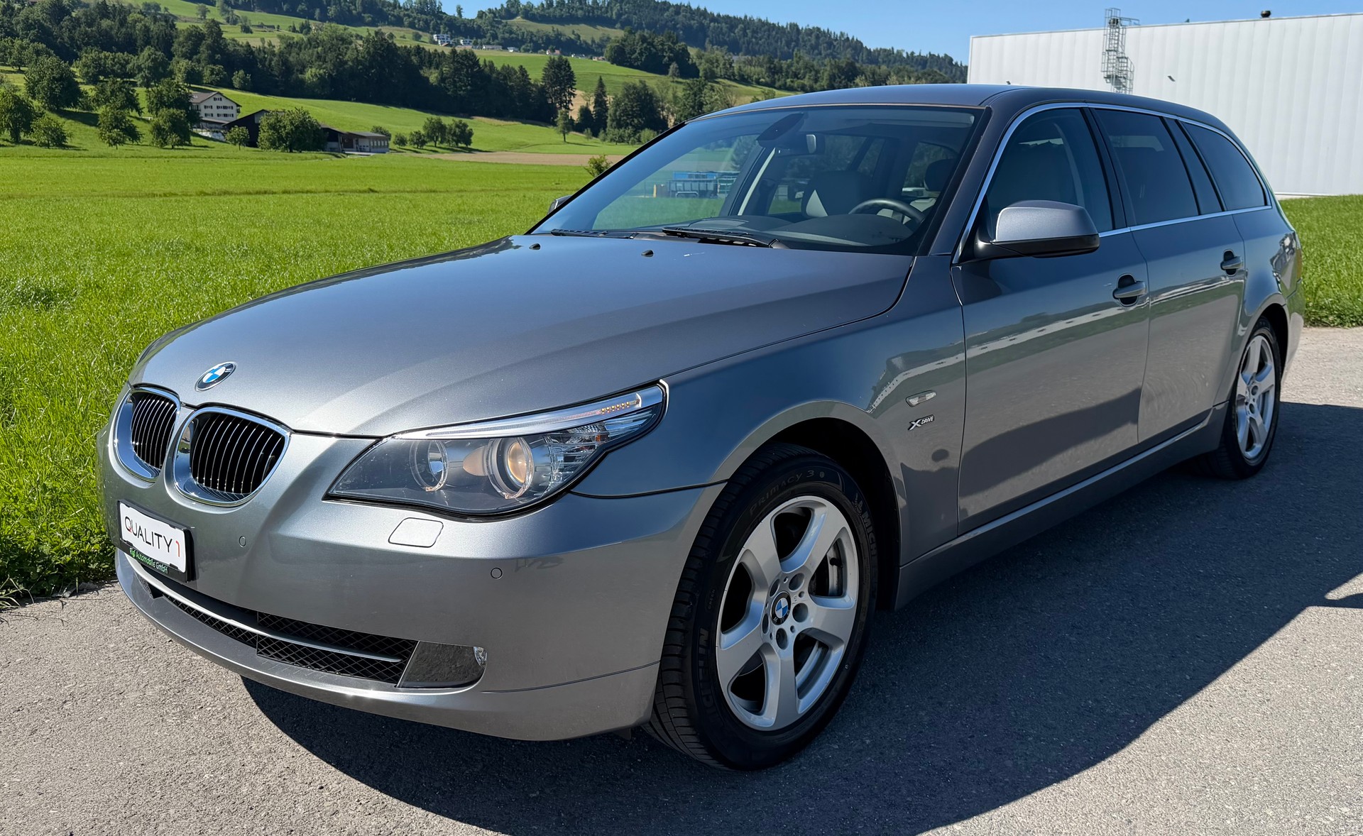 BMW 525xi Touring Steptronic-image-1