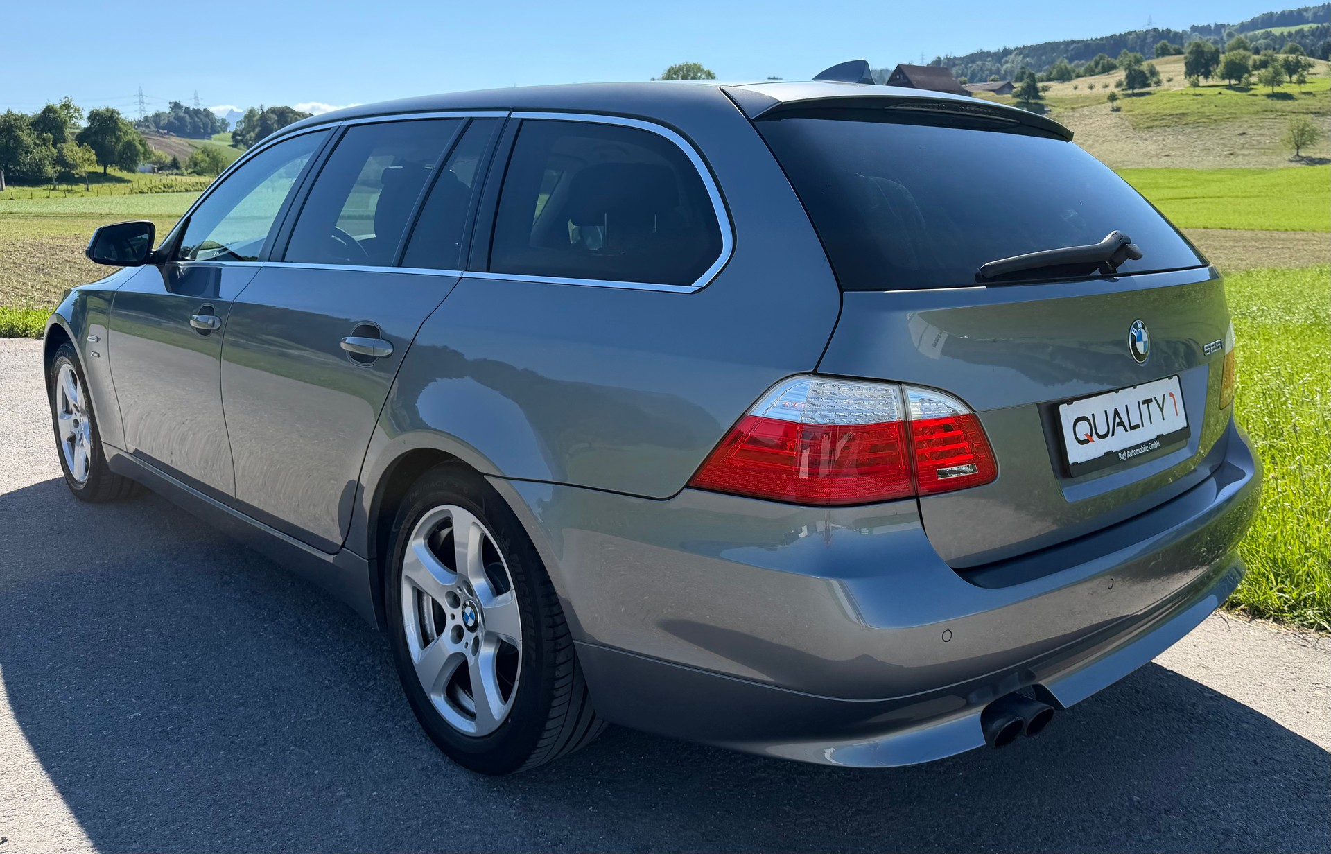 BMW 525xi Touring Steptronic-image-3