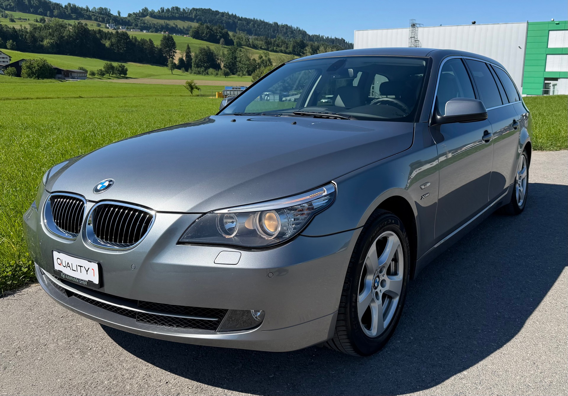 BMW 525xi Touring Steptronic-image-0