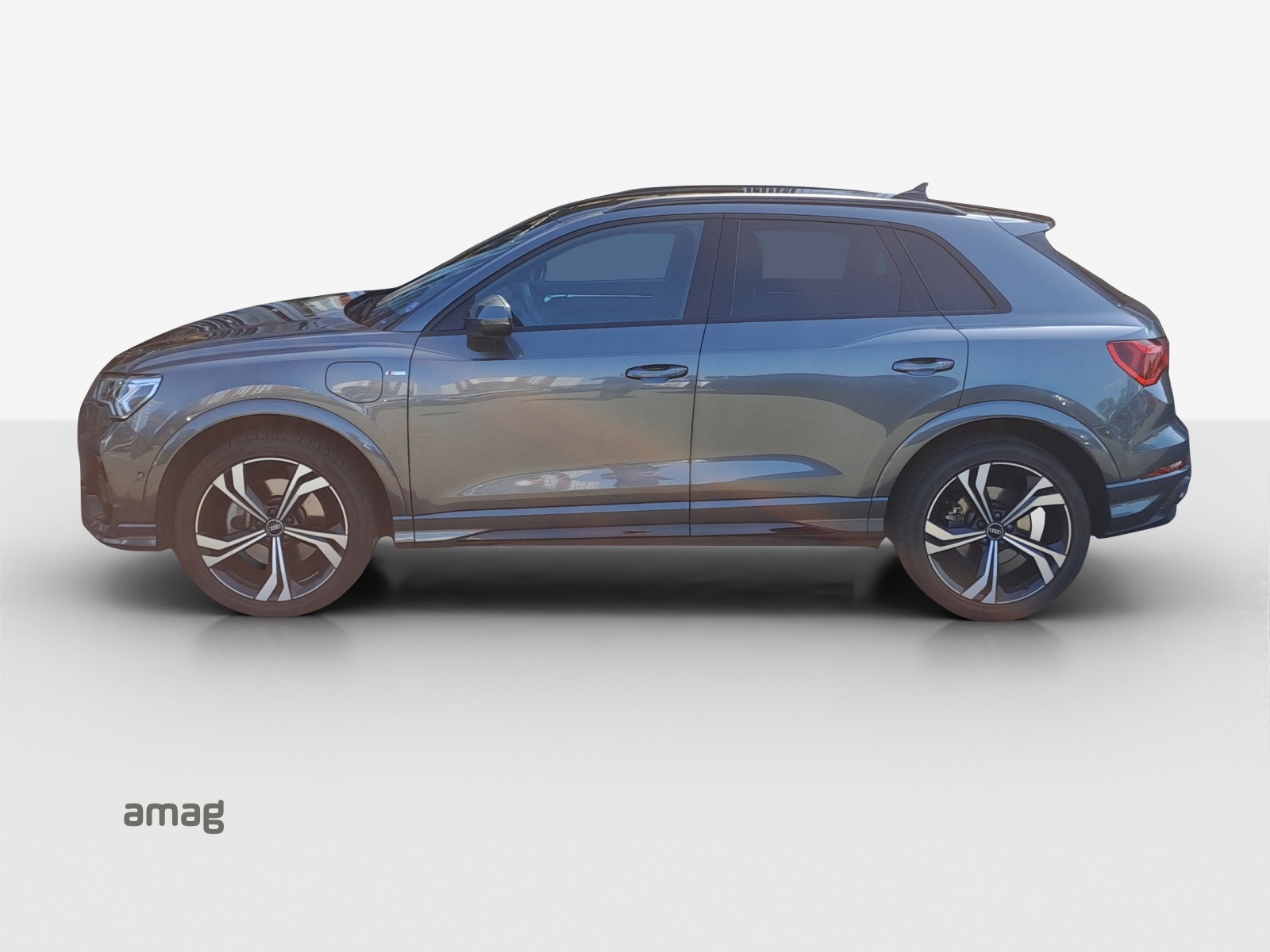 AUDI Q3 45 TFSI e S line Attraction S-tronic-image-1