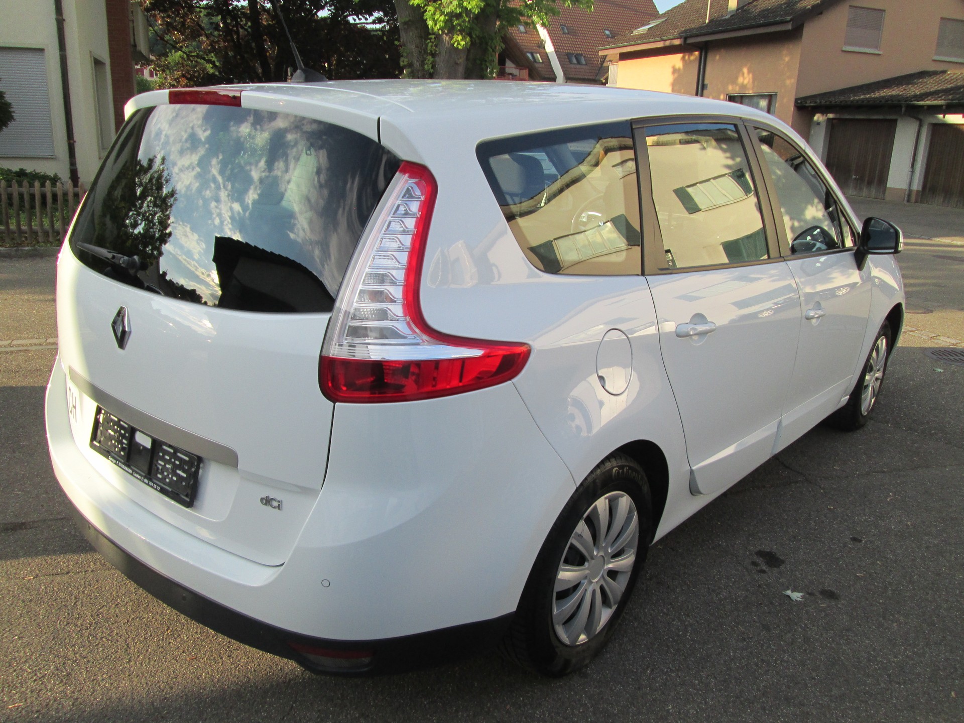 RENAULT Grand Scénic 1.5 dCi Expression EDC-image-4
