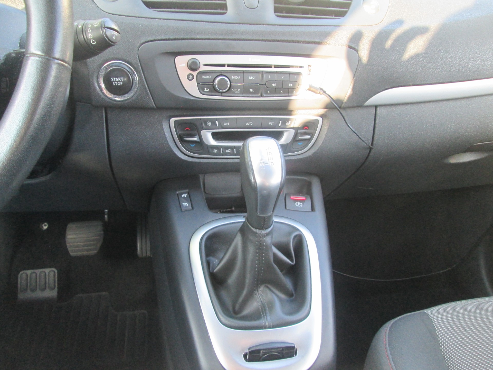 RENAULT Grand Scénic 1.5 dCi Expression EDC-image-9