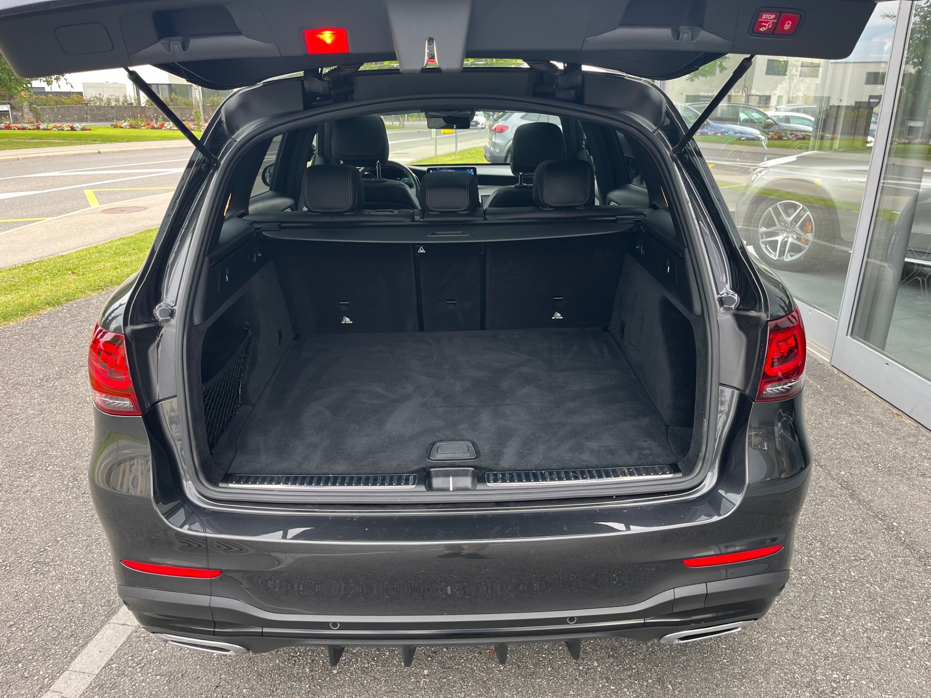 MERCEDES-BENZ GLC 220 d AMG Line 4Matic 9G-Tronic-image-10