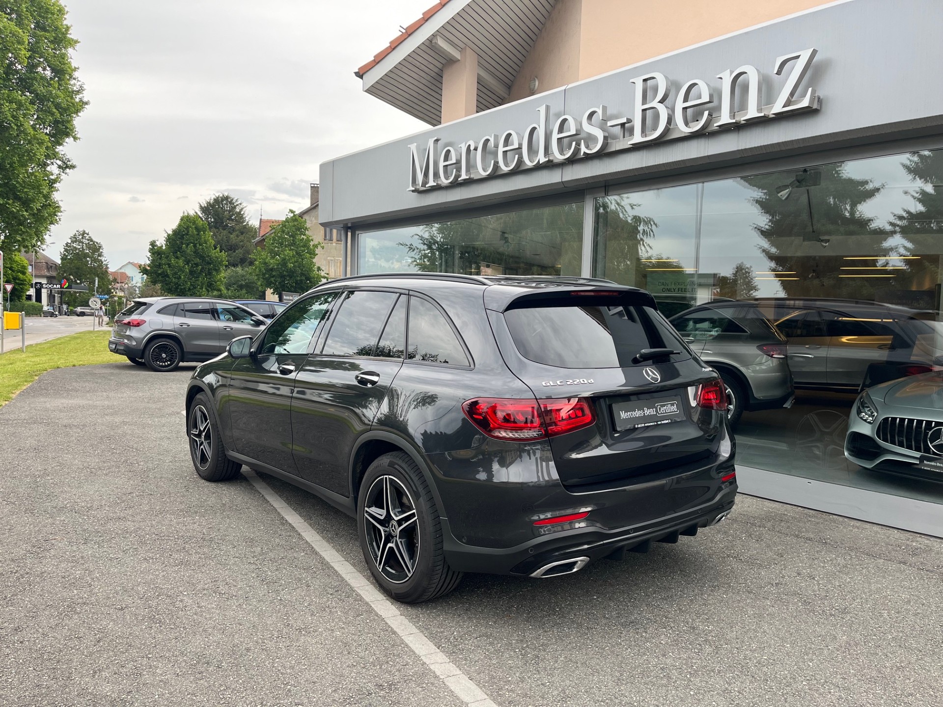 MERCEDES-BENZ GLC 220 d AMG Line 4Matic 9G-Tronic-image-3