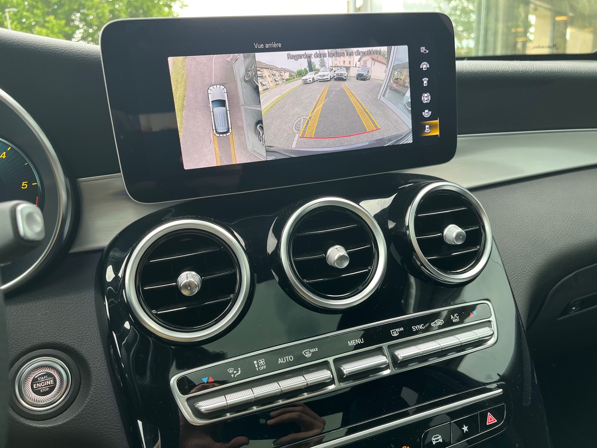 MERCEDES-BENZ GLC 220 d AMG Line 4Matic 9G-Tronic-image-13