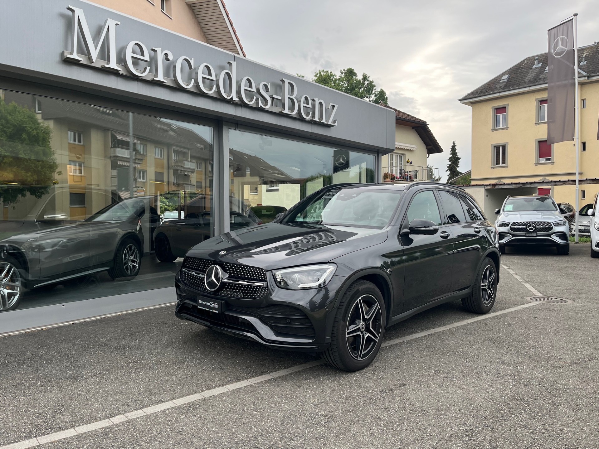MERCEDES-BENZ GLC 220 d AMG Line 4Matic 9G-Tronic-image-1