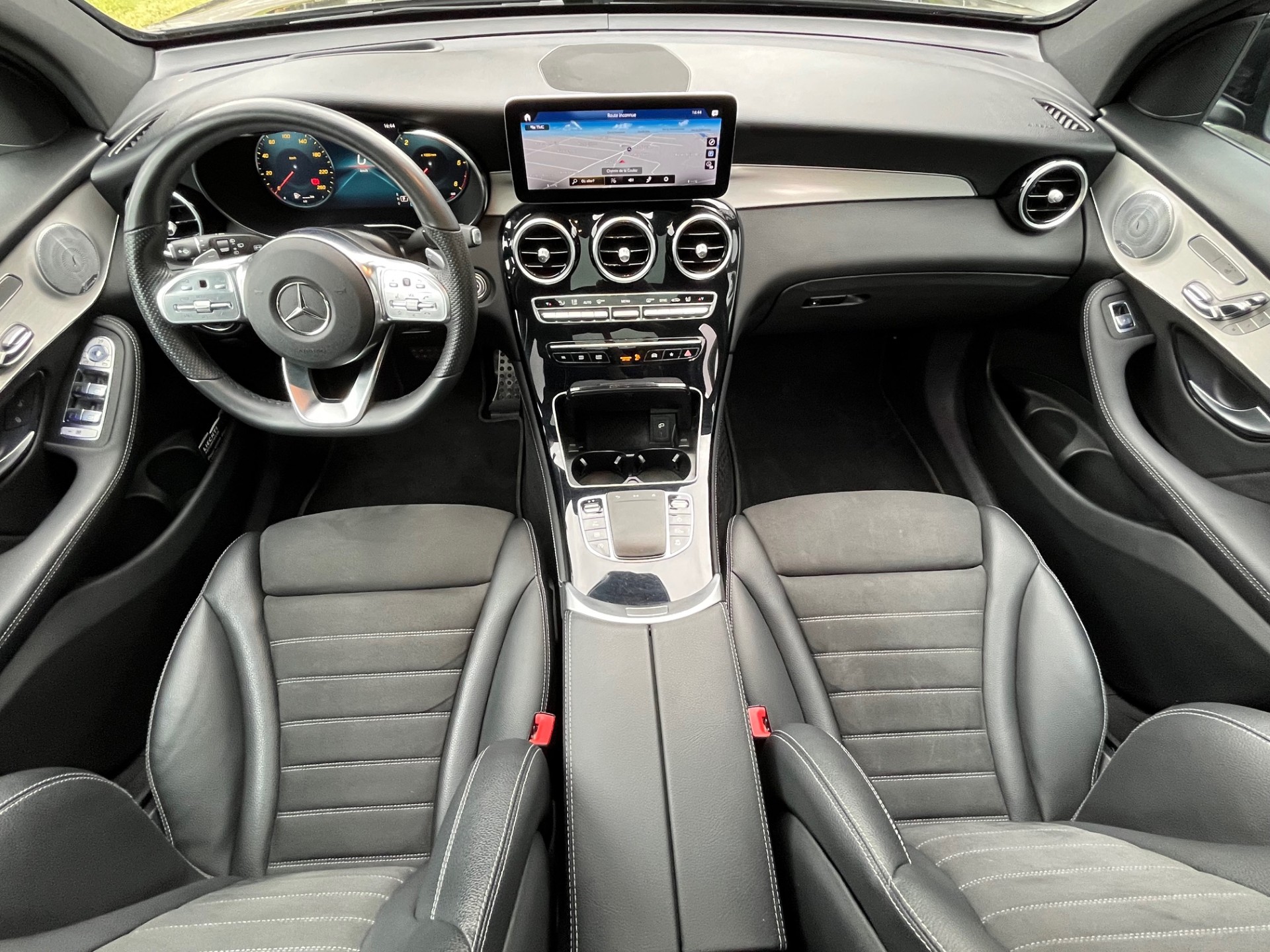 MERCEDES-BENZ GLC 220 d AMG Line 4Matic 9G-Tronic-image-9
