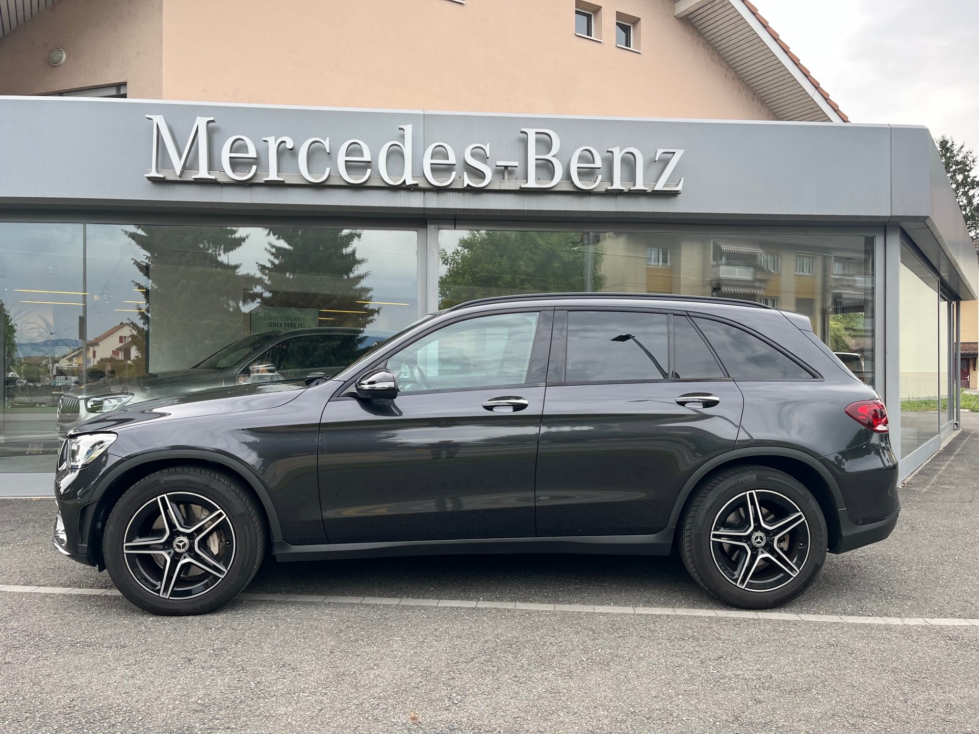 MERCEDES-BENZ GLC 220 d AMG Line 4Matic 9G-Tronic-image-2