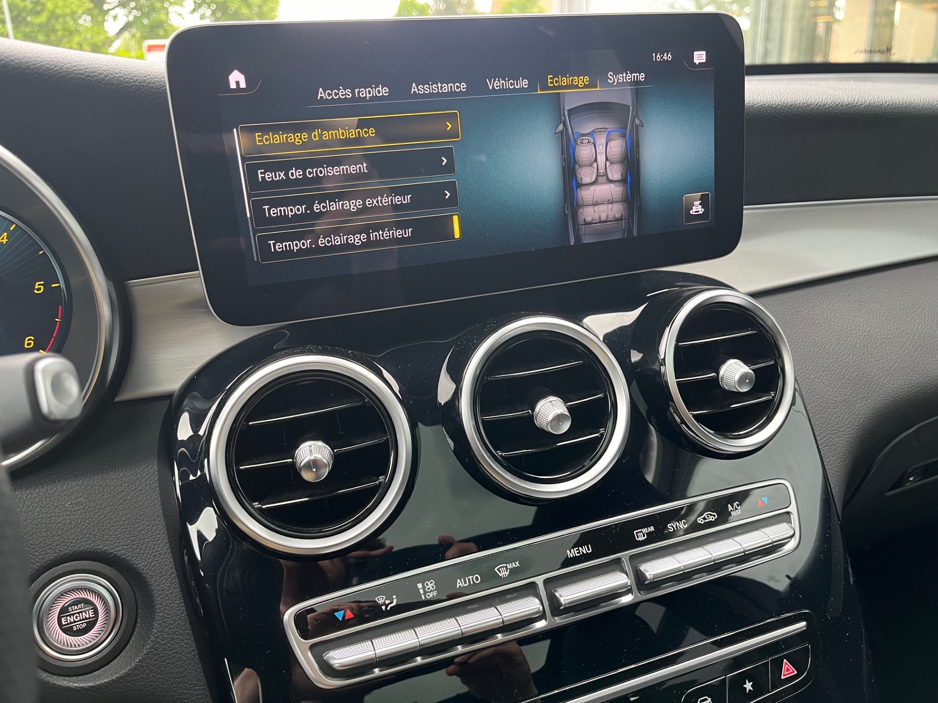 MERCEDES-BENZ GLC 220 d AMG Line 4Matic 9G-Tronic-image-19