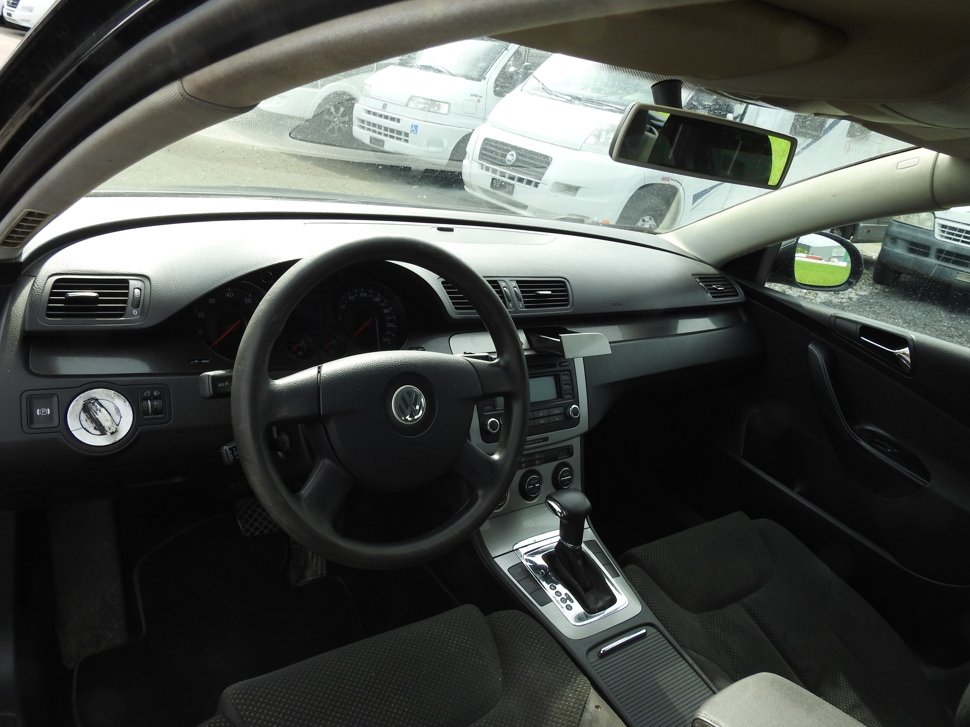 VW Passat Variant 2.0 FSI Trendline-image-10