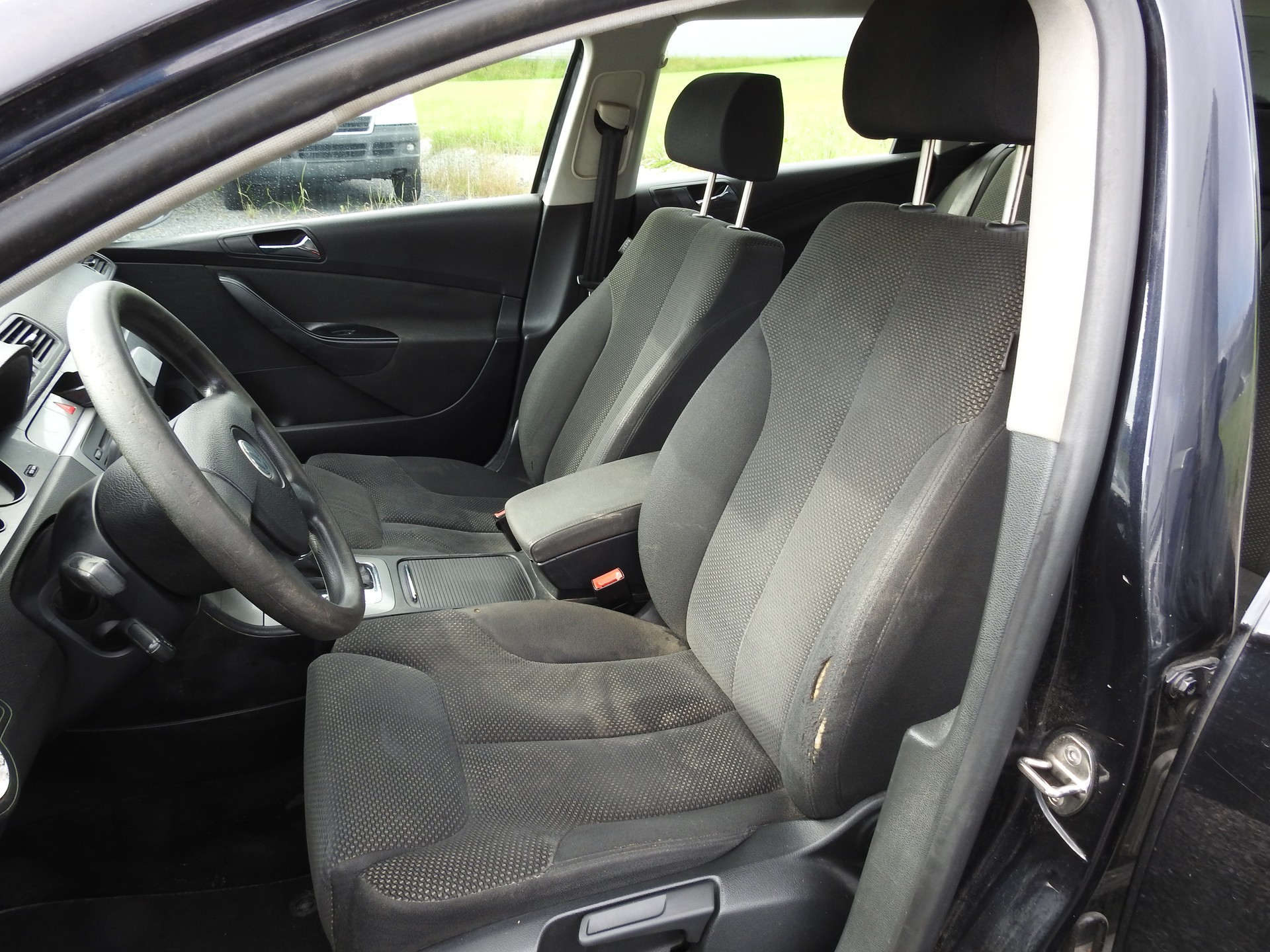 VW Passat Variant 2.0 FSI Trendline-image-12