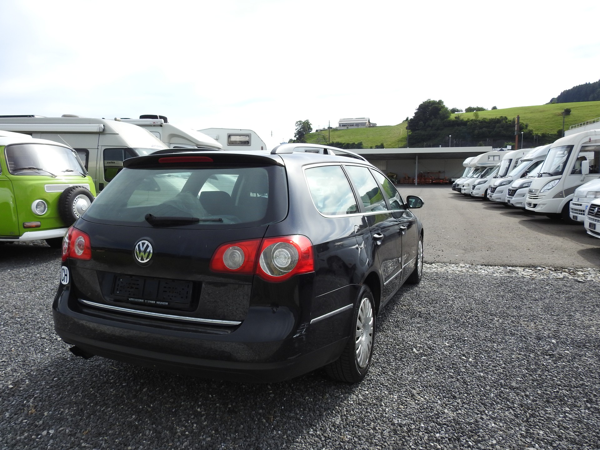 VW Passat Variant 2.0 FSI Trendline-image-5