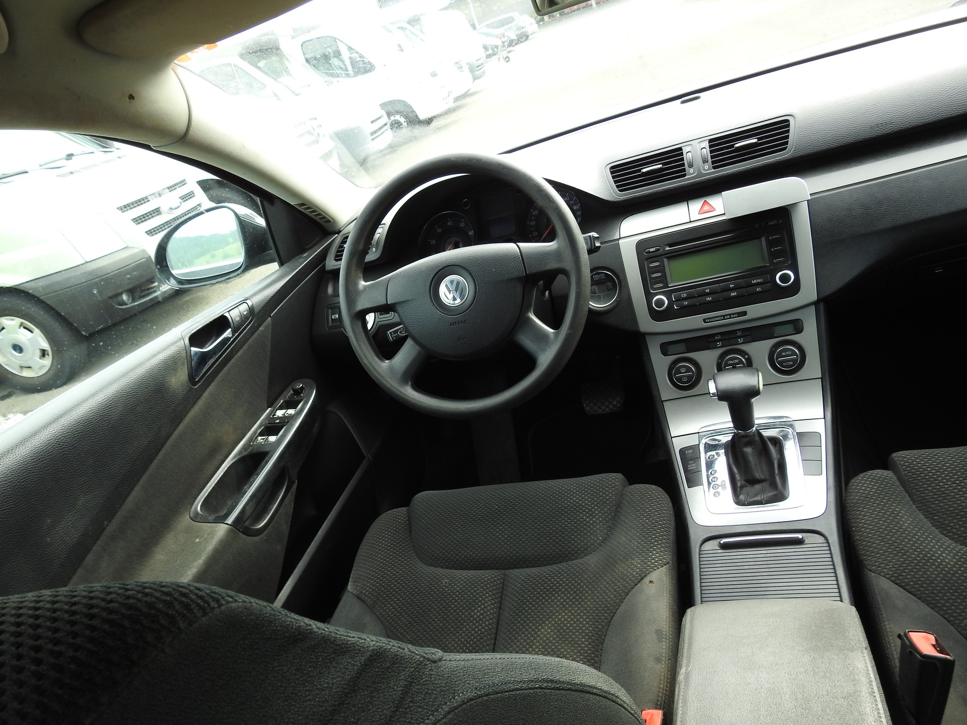 VW Passat Variant 2.0 FSI Trendline-image-18