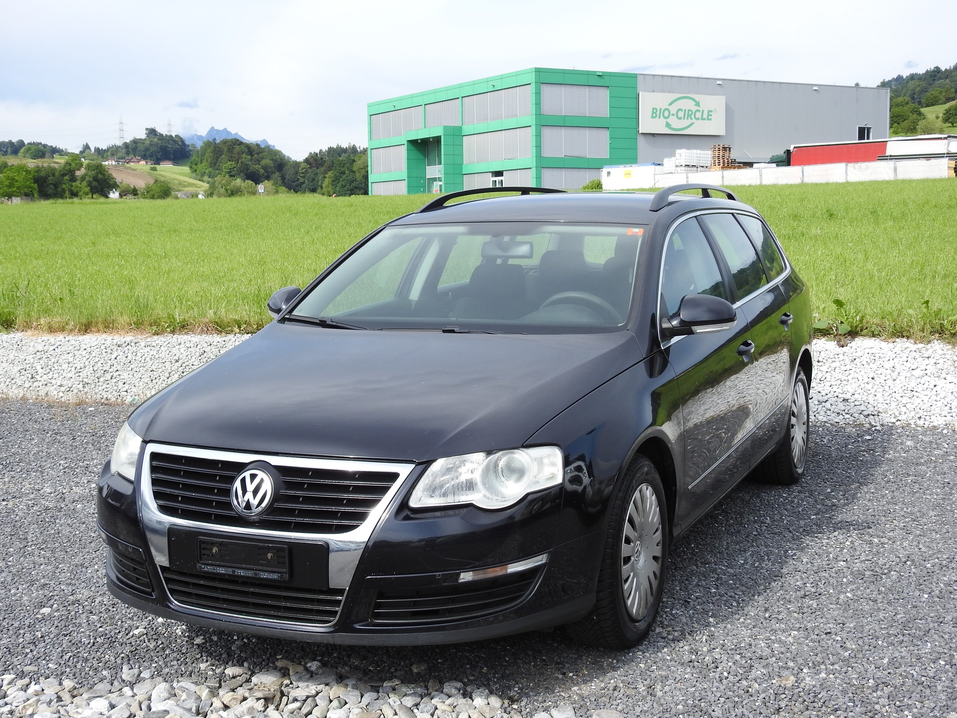 VW Passat Variant 2.0 FSI Trendline-image-0