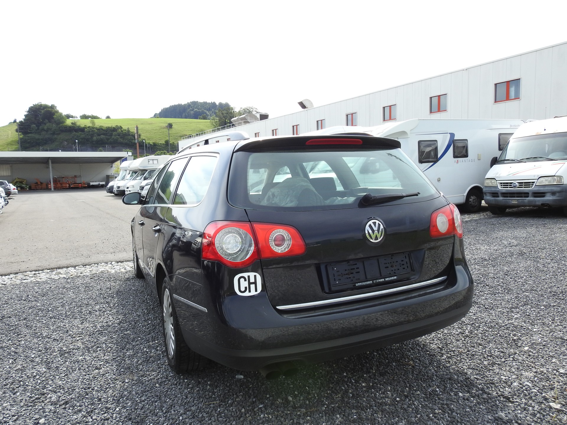 VW Passat Variant 2.0 FSI Trendline-image-3