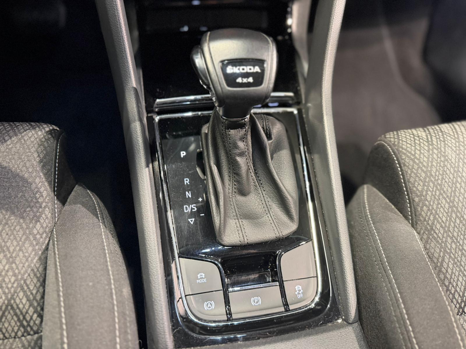 SKODA Karoq 2.0 TDI CR Style 4x4 DSG (CH)-image-18