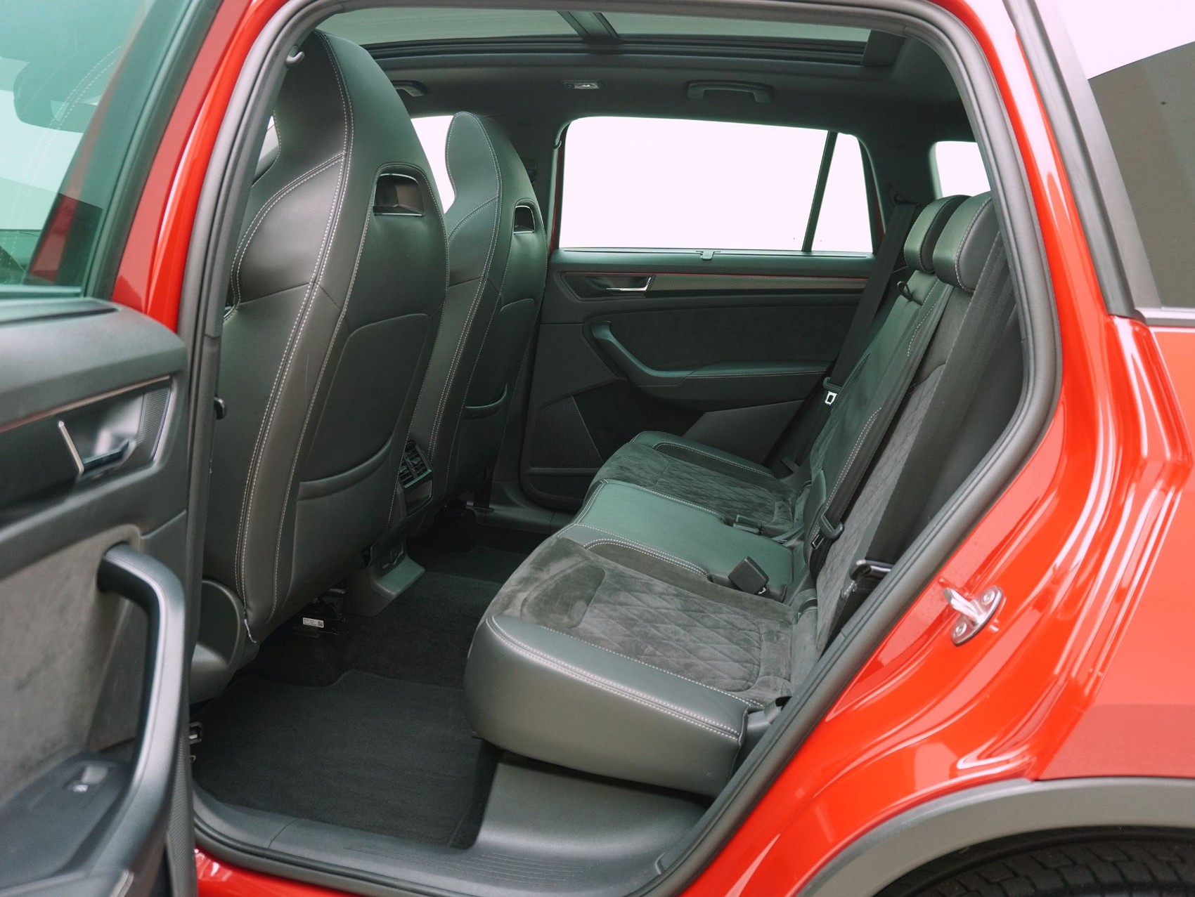 SKODA Kodiaq 2.0 TSI DSG Sport Line-image-11