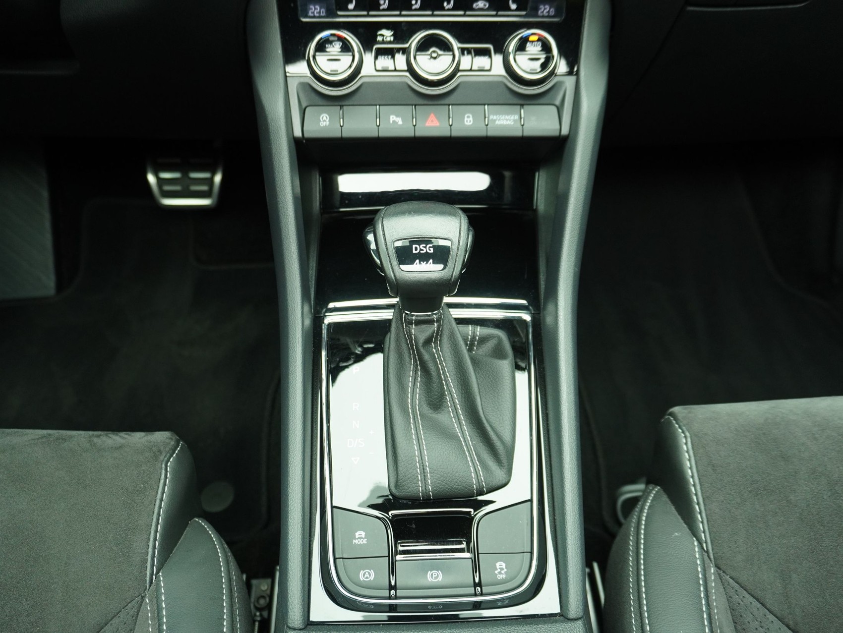 SKODA Kodiaq 2.0 TSI DSG Sport Line-image-14