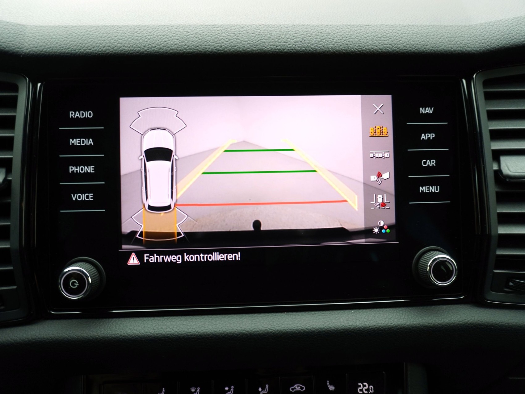 SKODA Kodiaq 2.0 TSI DSG Sport Line-image-18