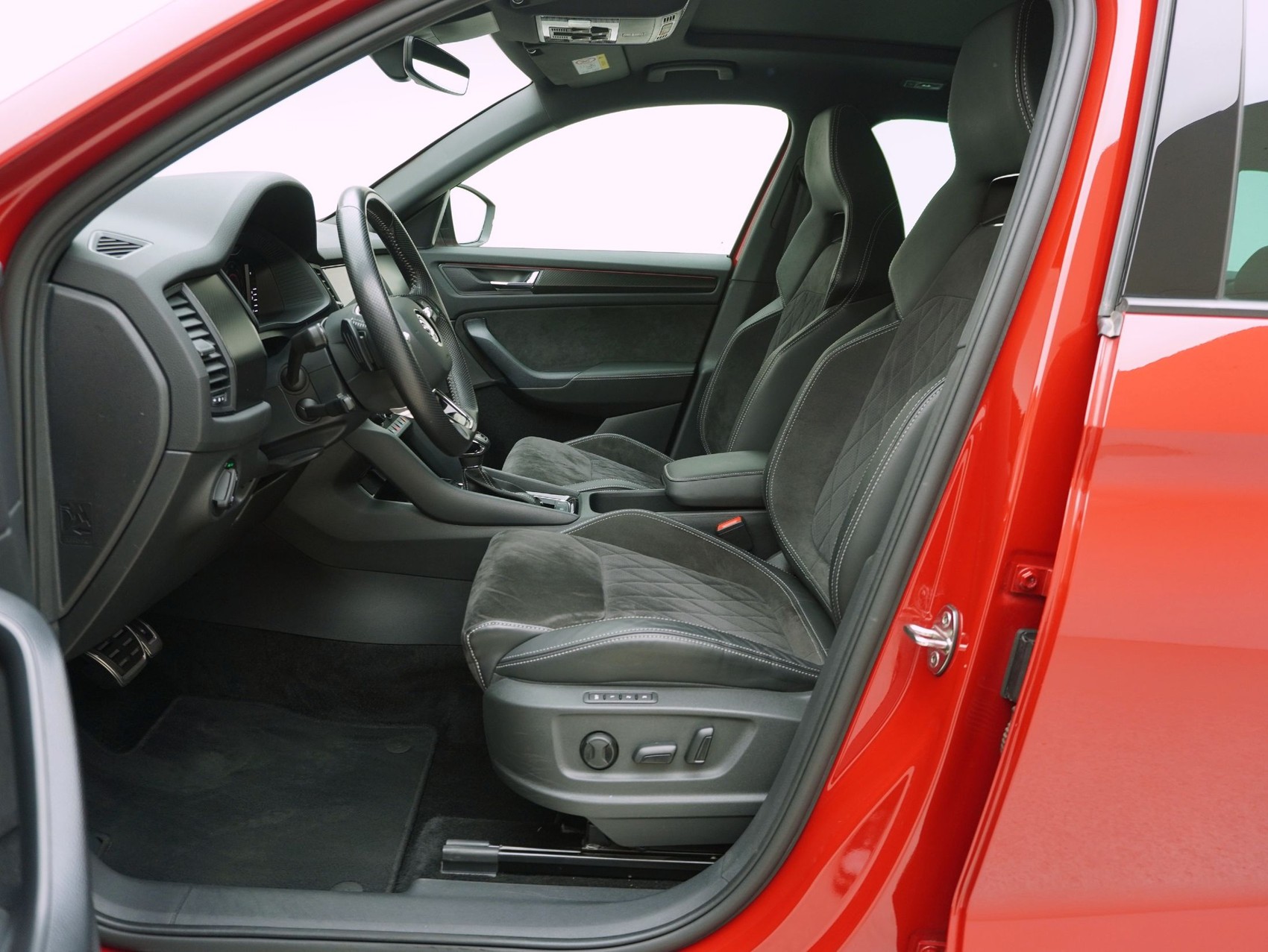 SKODA Kodiaq 2.0 TSI DSG Sport Line-image-8