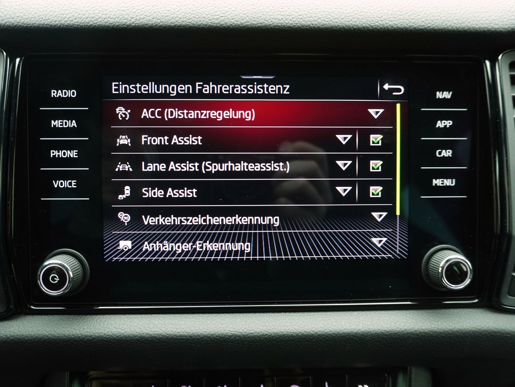 SKODA Kodiaq 2.0 TSI DSG Sport Line-image-22