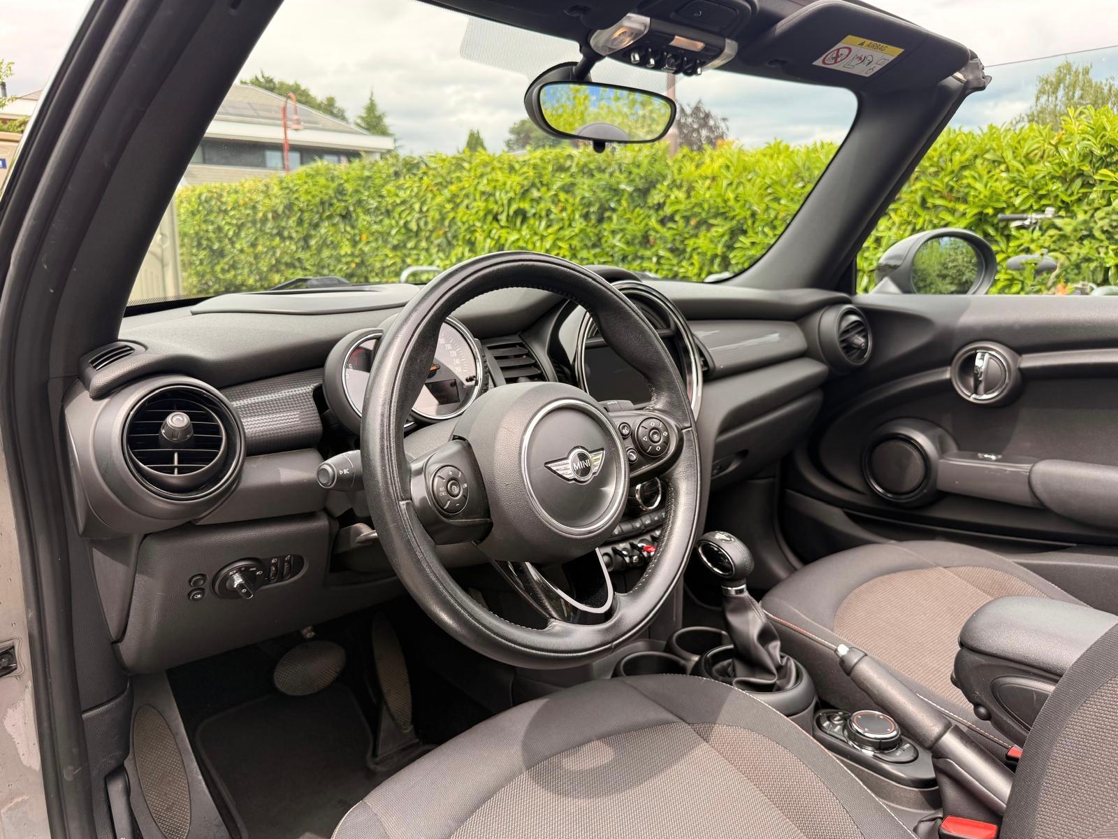 MINI Cooper Cabriolet Steptronic-image-16