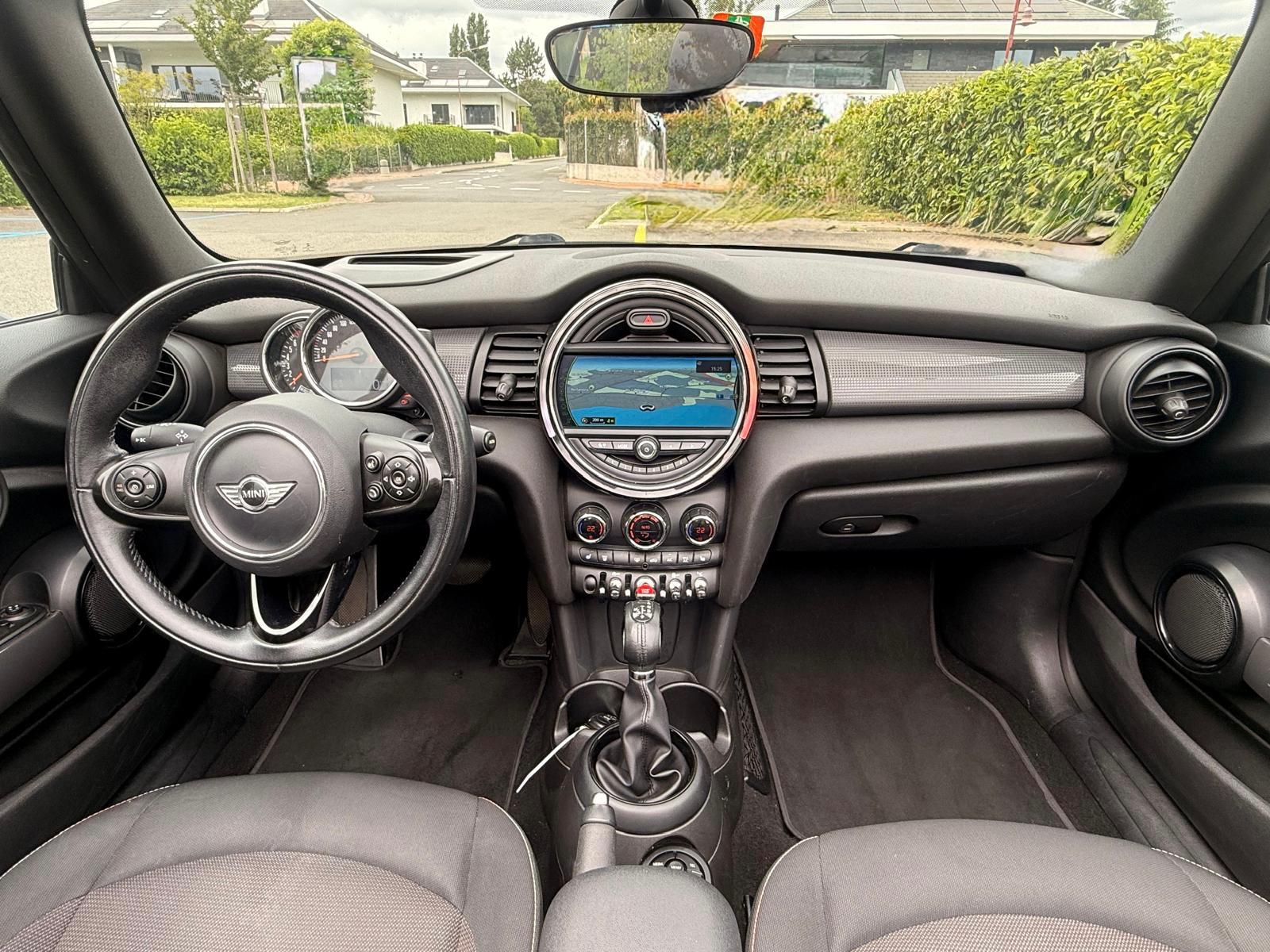 MINI Cooper Cabriolet Steptronic-image-18