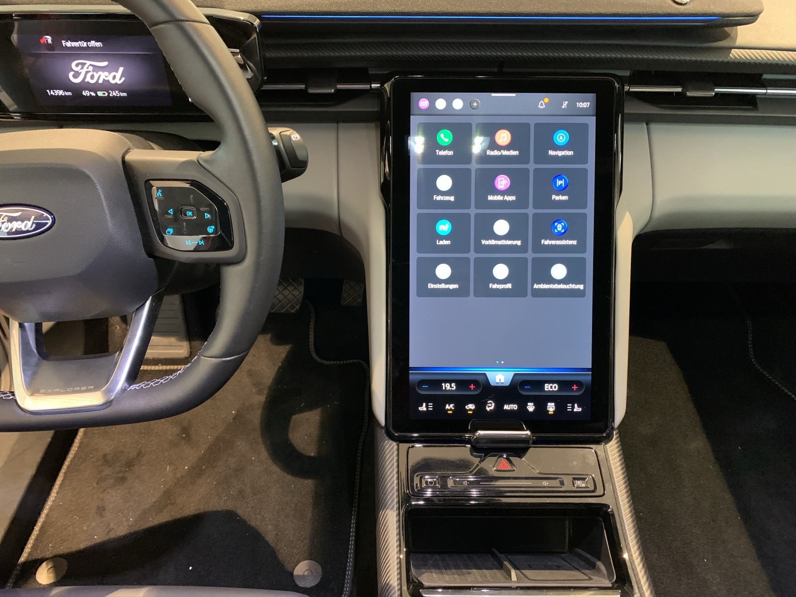 FORD Explorer Extended Range Premium-image-9