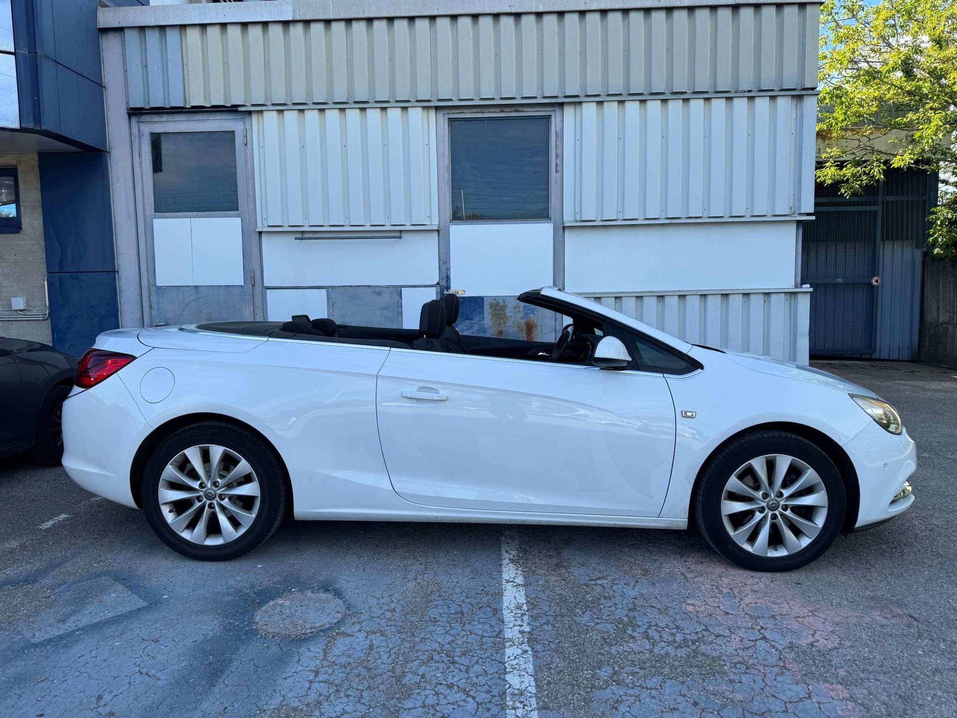 OPEL Cascada 1.6i 16V Cosmo-image-1