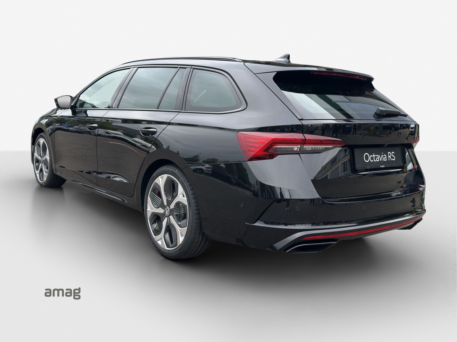 SKODA Octavia Combi 2.0 TSI DSG RS-image-2
